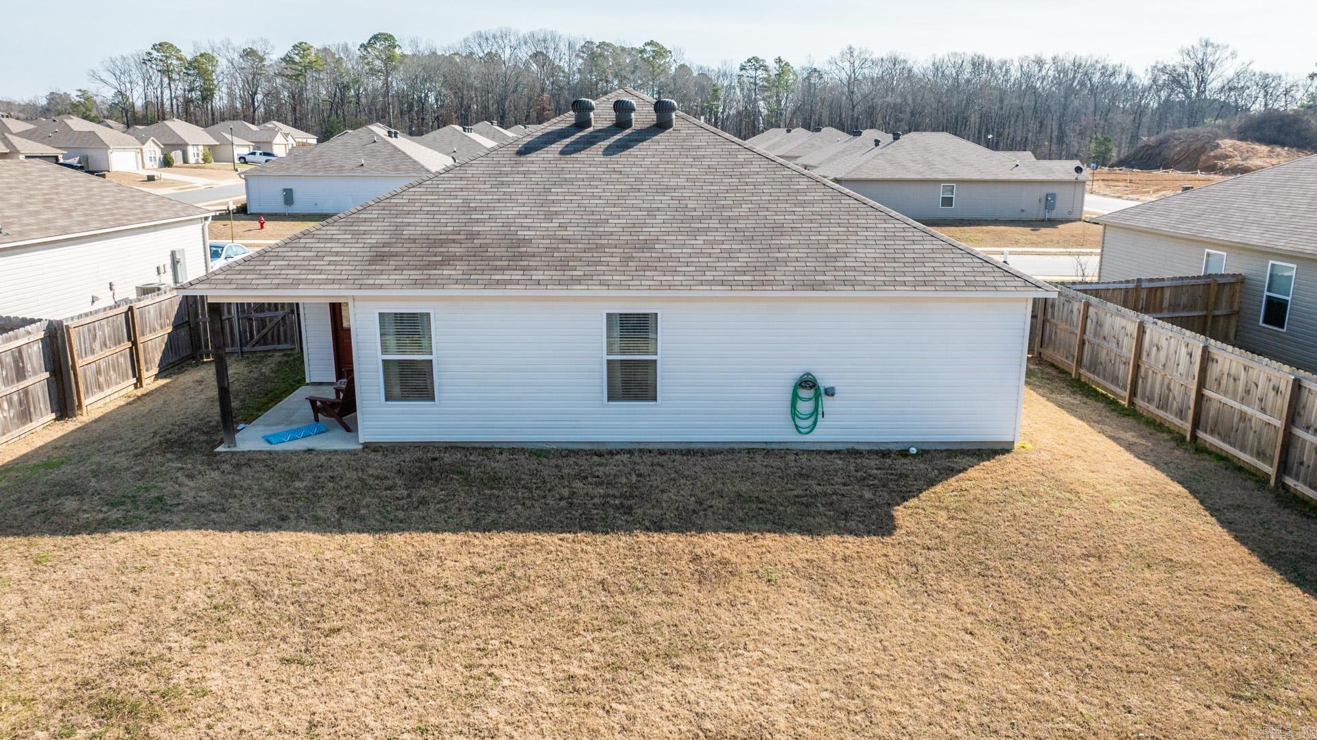 BENJAMIN GROVE - Residential