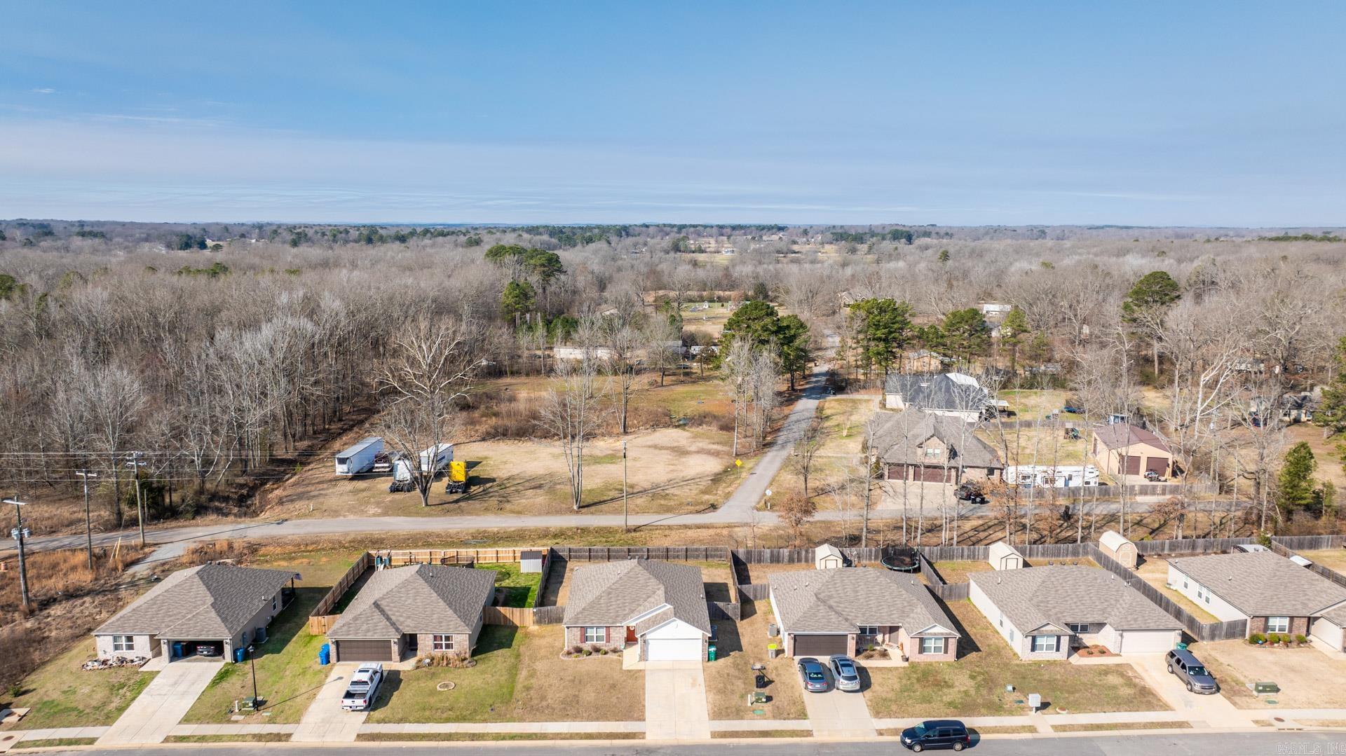 BENJAMIN GROVE - Residential