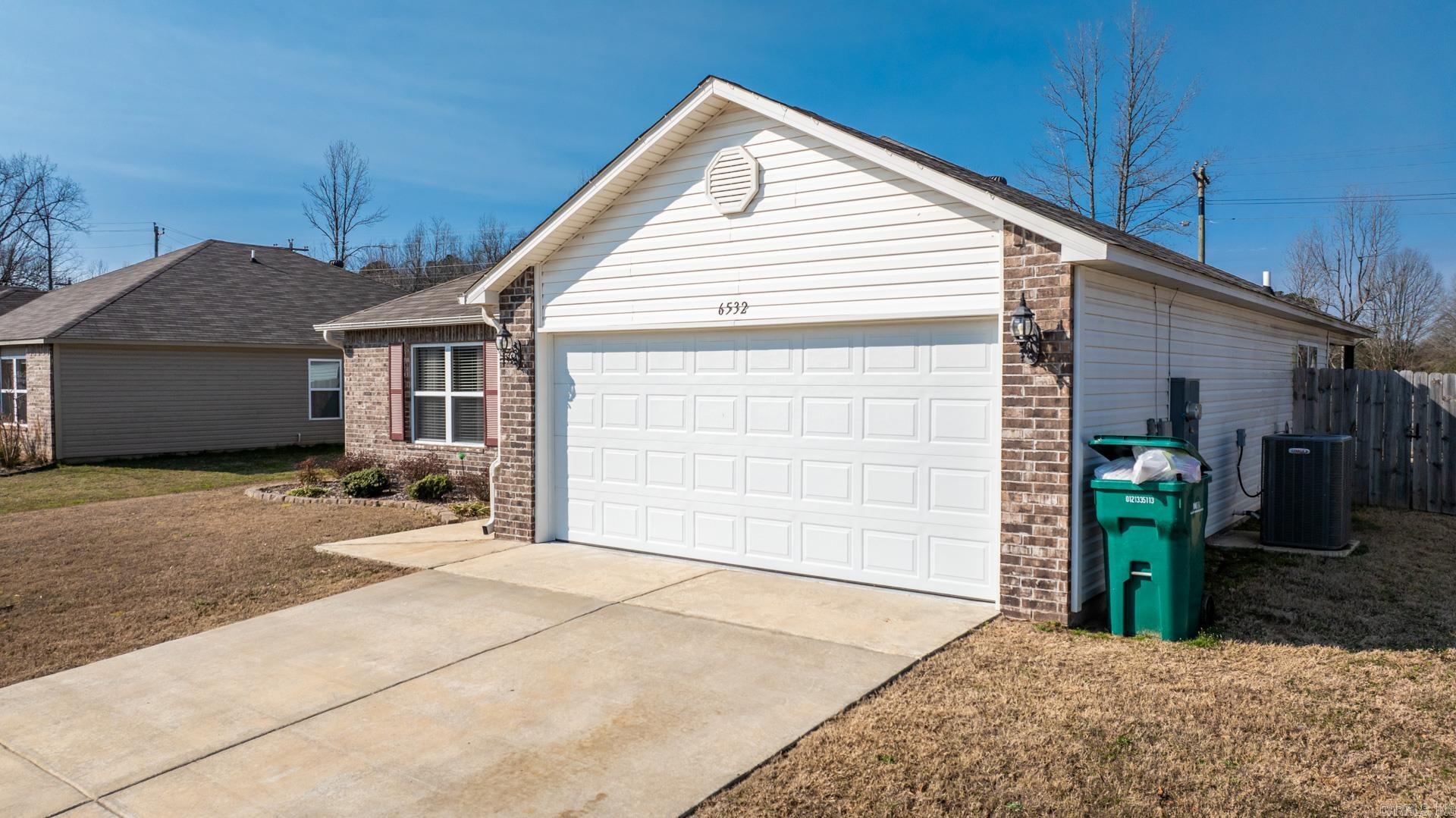 BENJAMIN GROVE - Residential