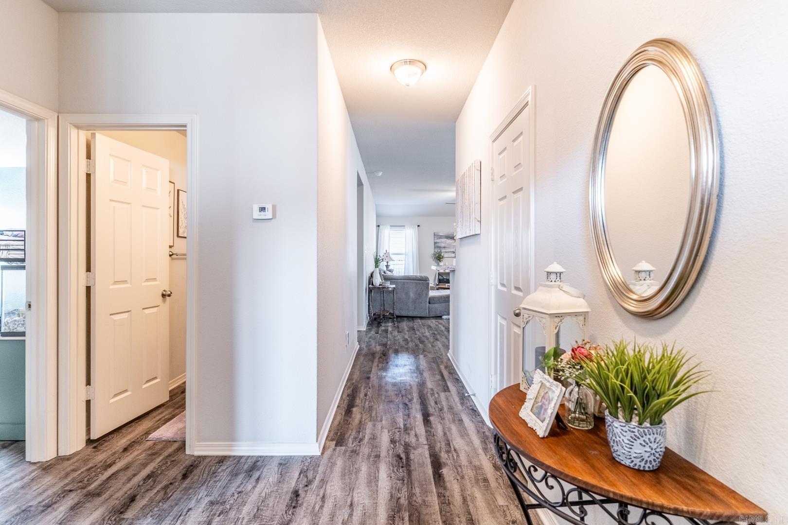 BENJAMIN GROVE - Residential