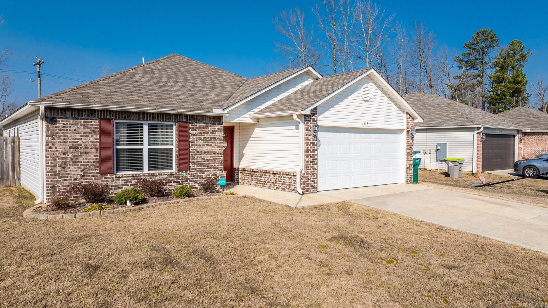 BENJAMIN GROVE - Residential