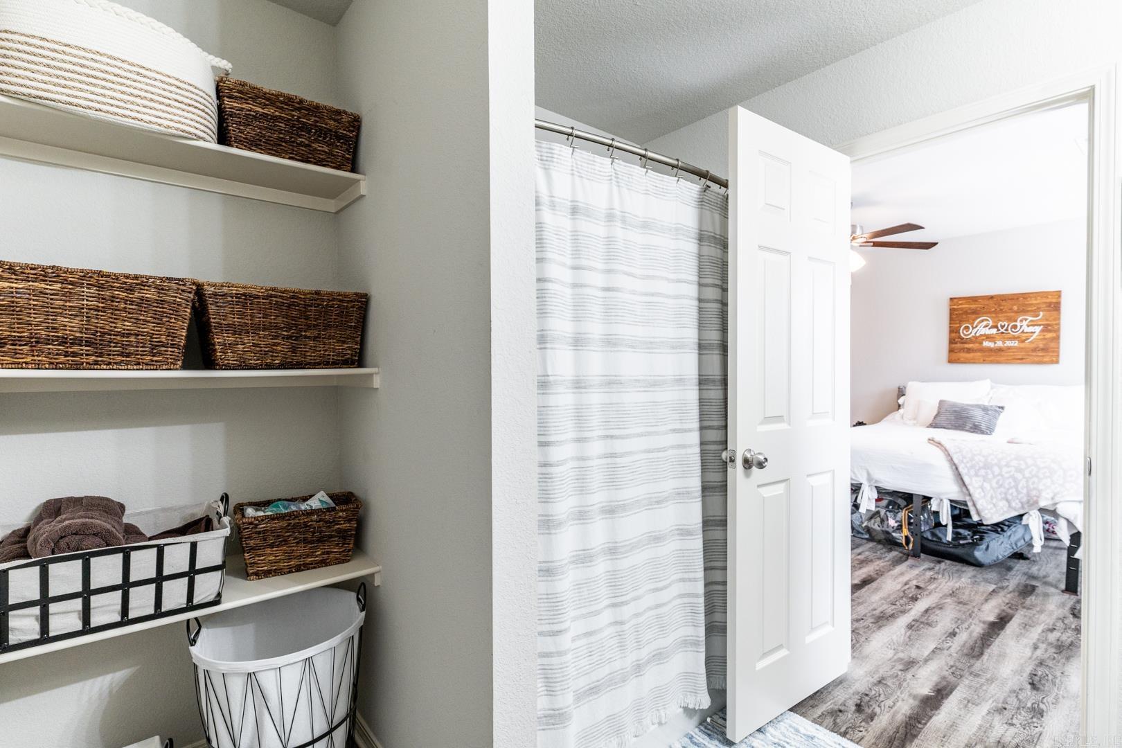 BENJAMIN GROVE - Residential