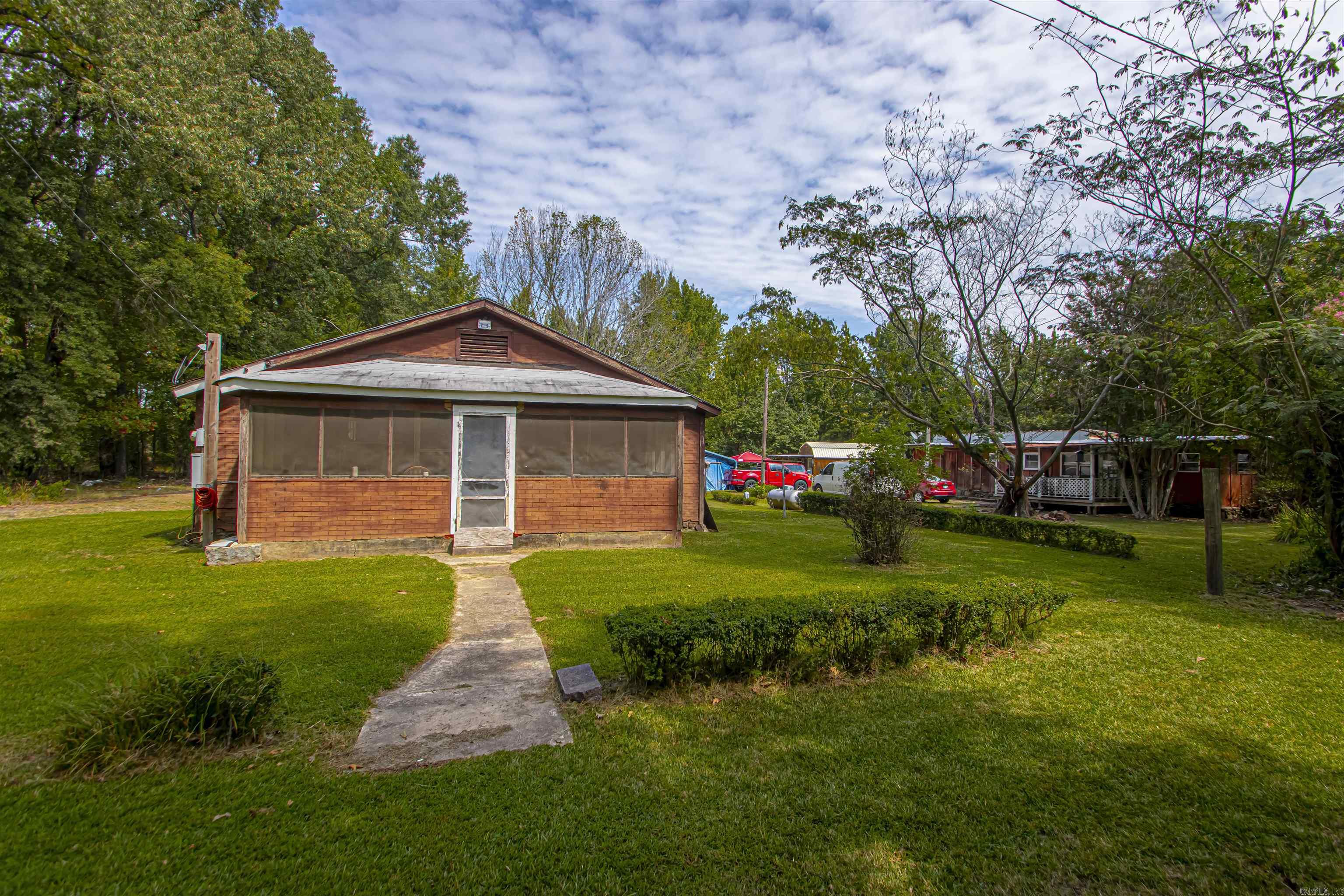 2N-13-10 - Commercial Sale