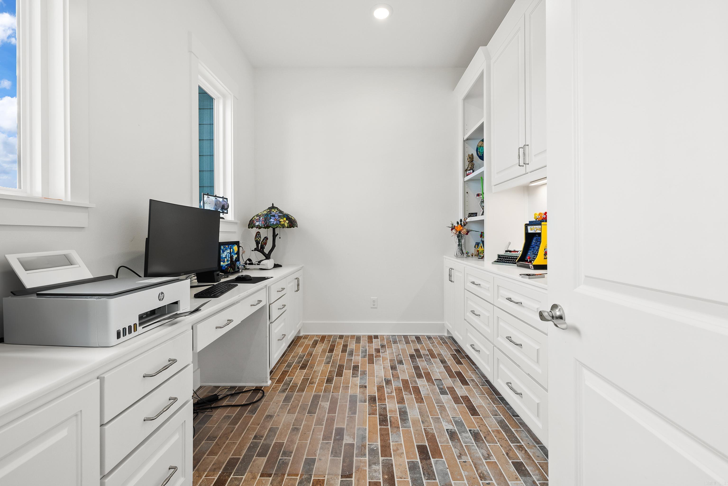 THE STABLES - Residential