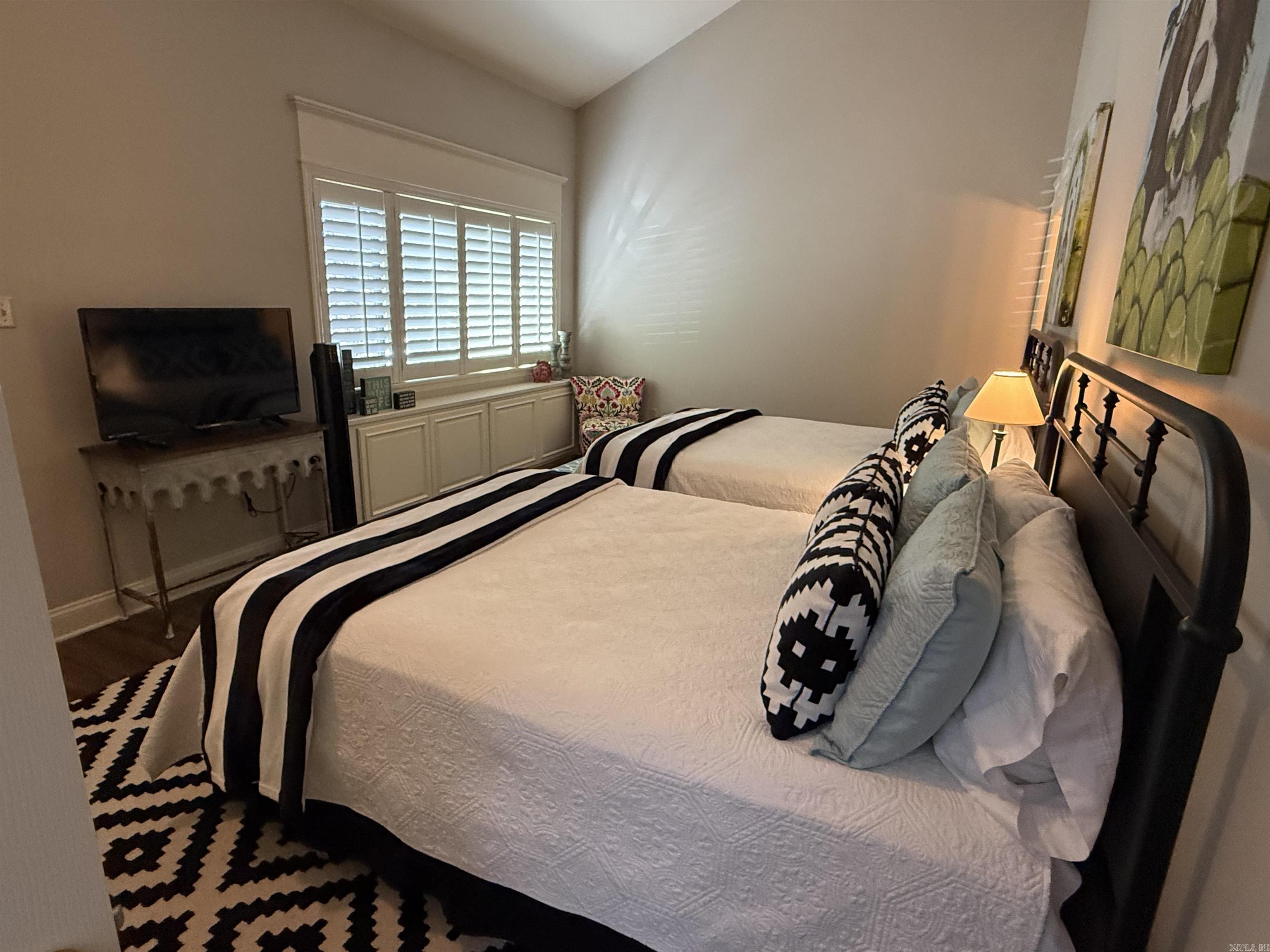 CLIFFSIDE LODGE - Residential