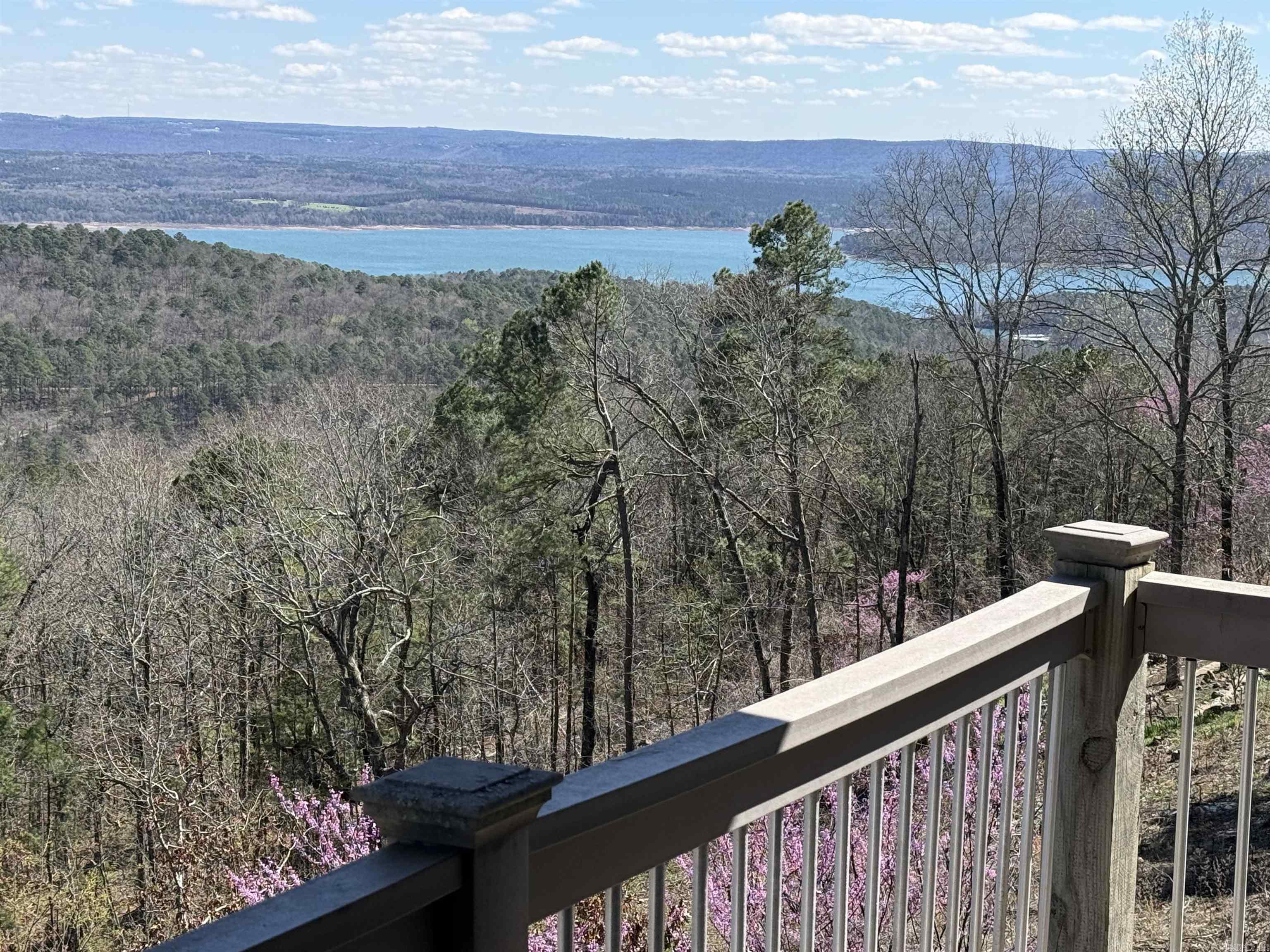 CLIFFSIDE LODGE - Residential