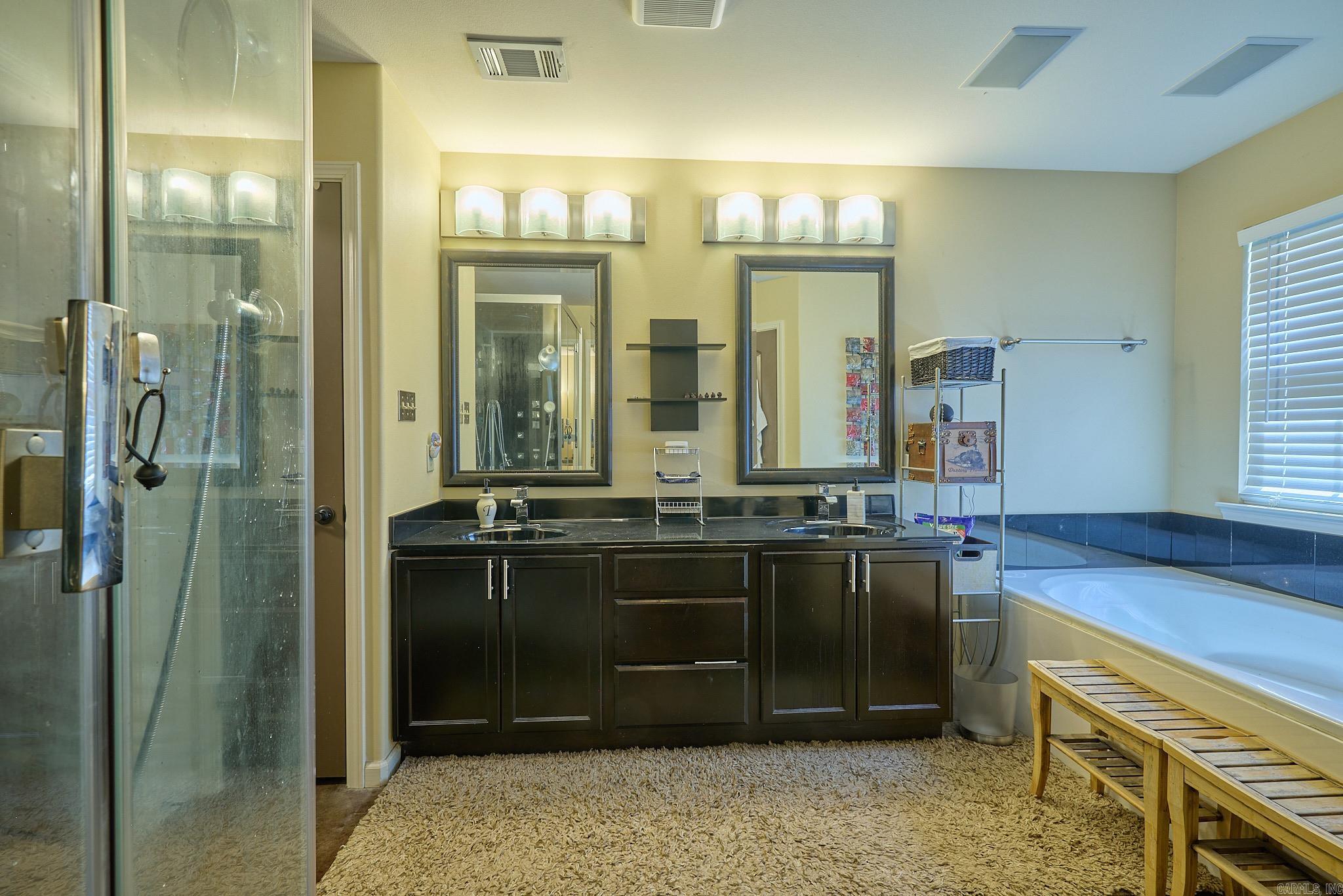 OAK GLENN - Residential