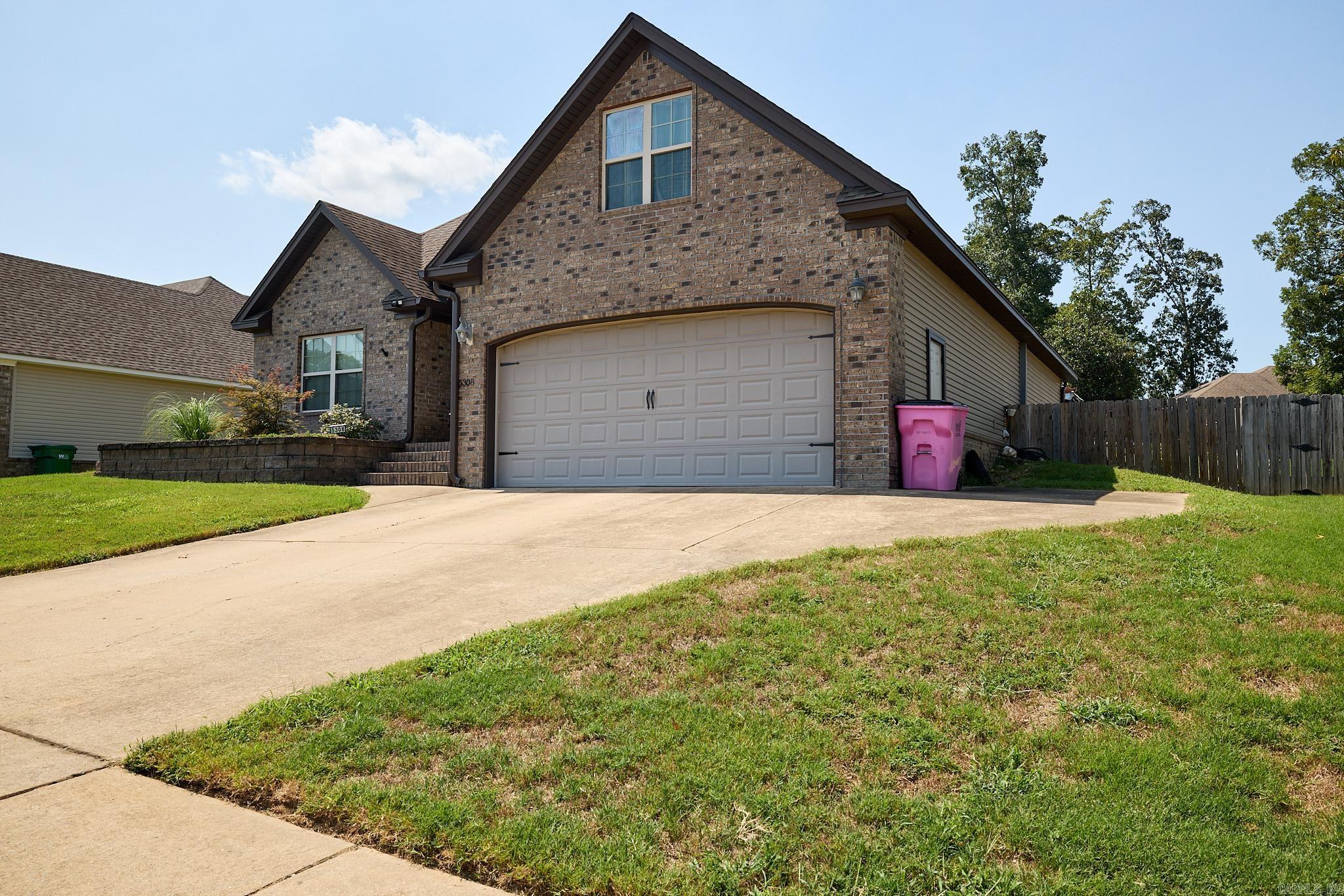 OAK GLENN - Residential