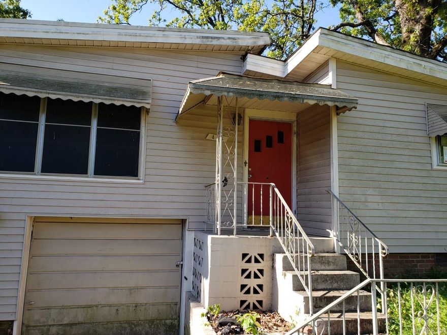 Cute 2bedroom house! Has all new HVAC and Duct work.  Tenant occupied, 24-hour notice required for showings. Pictures were taken before the tenant moved in. Lease in place. Monday-Friday showings only. Any offer needs to have the following verbiage included "buyer is aware there is a lease in place and agree to the lease terms". lease ends 4/30/2026