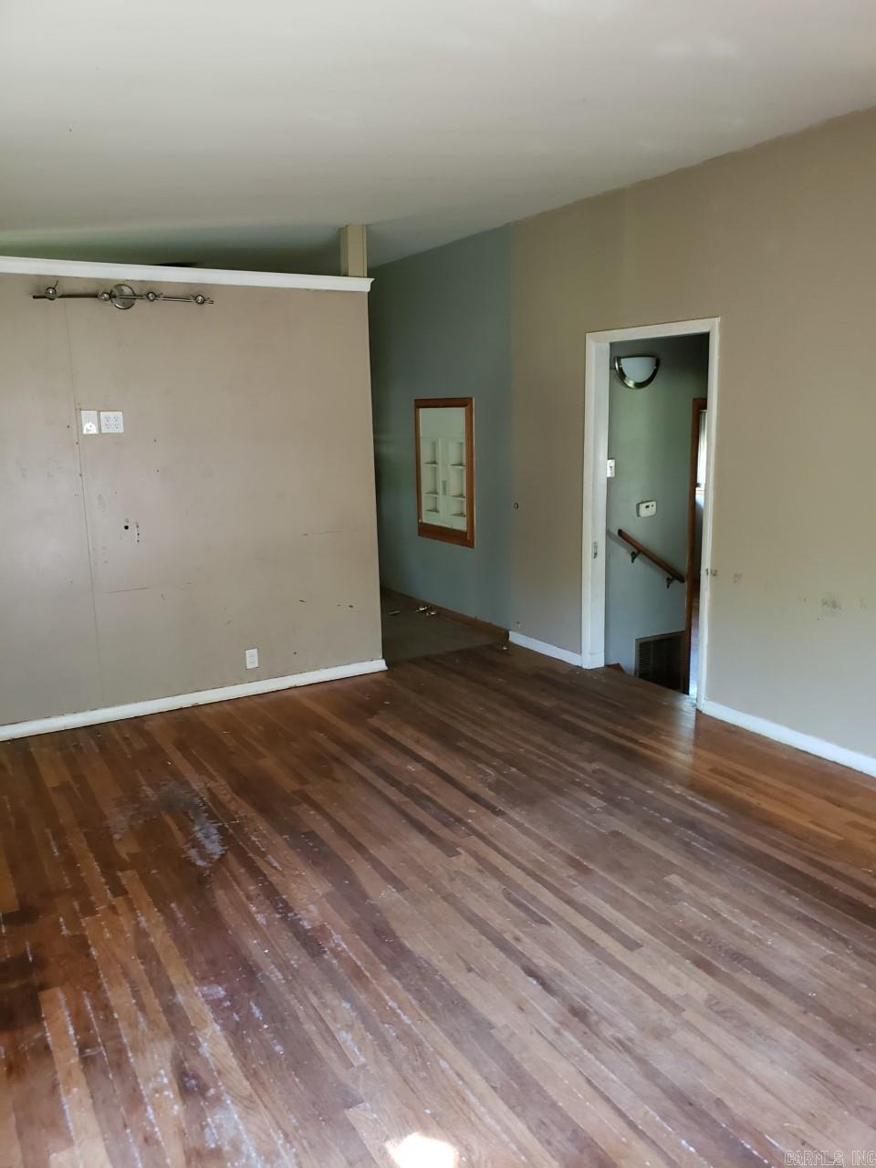 ANNEX TO FARMERES 3RD - Residential