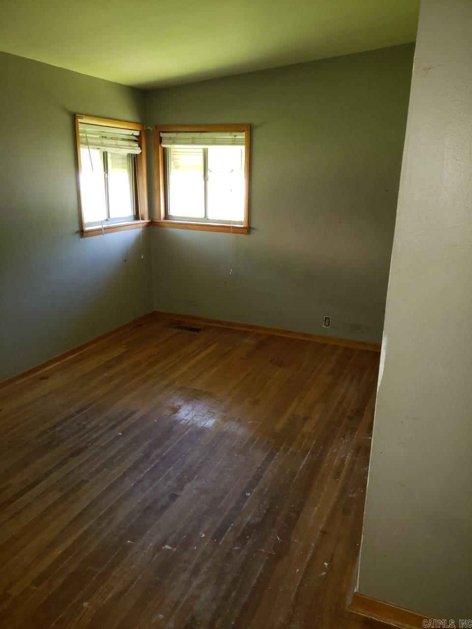 ANNEX TO FARMERES 3RD - Residential