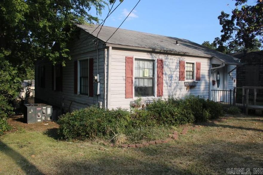 Great Starter Home or Investment.  No Disclosure. To be sold AS IS. Priority to be given to Owner Occupant Buyers, Eligible Non-Profit Organizations, and government entities until 10/11/2024. No Blind Offers- buyer must state they have seen property prior to submitting offer. Agents please review ALL remarks, including confidential and docs online. All offers must include ARA contract, EM Addenda, Buyer agency Agreement (call listing broker), POF dated within last 20 days showing bank name, buyer name date and balance (Photos or screenshot from phone or online accounts are not acceptable). Term offers must have preapproval indicating lender has reviewed buyer credit, income and assets to close and is not conditioned on these items for approval. Offer worksheet and info docs online.  All docs send to offers@trammellandco.com.