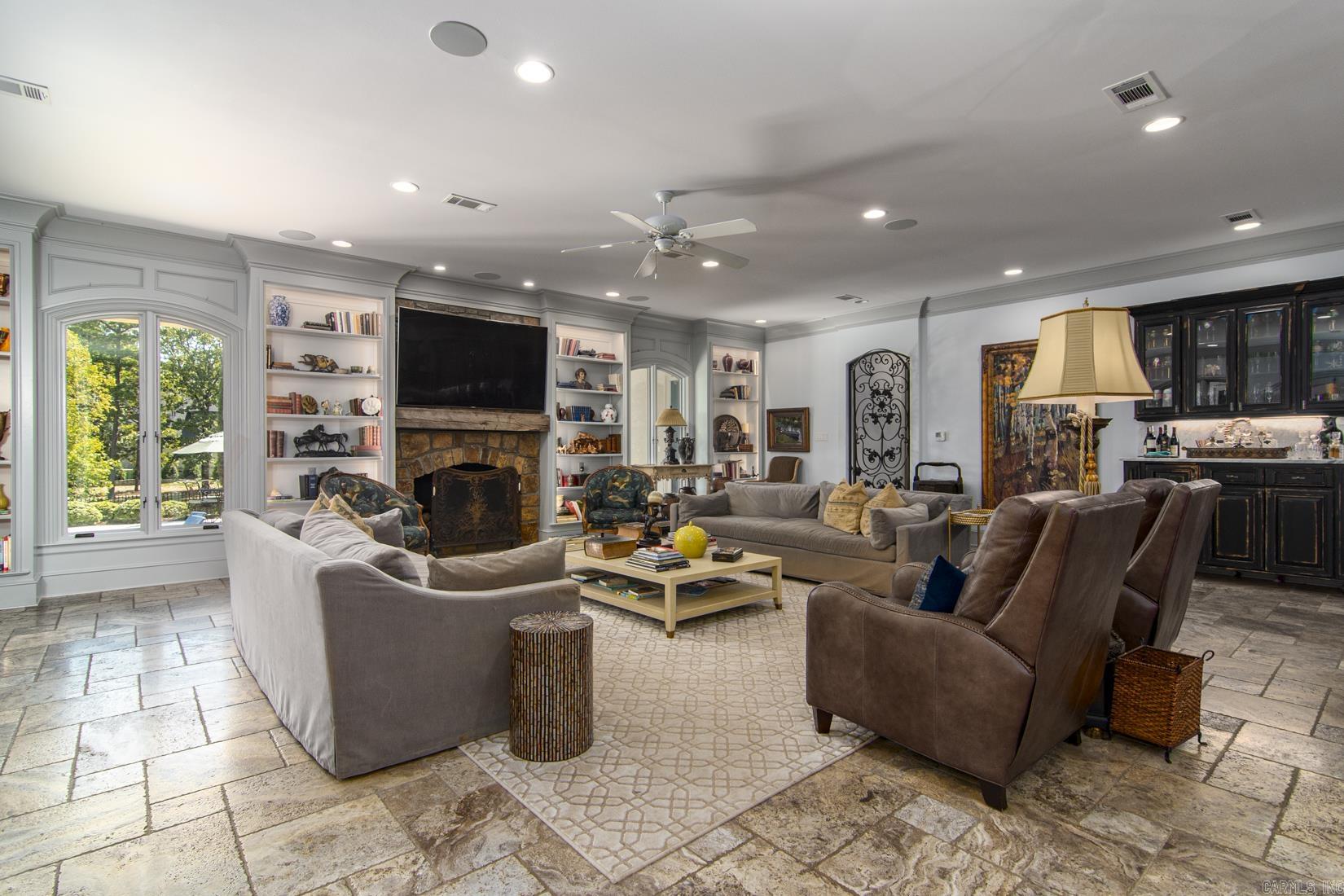 VALLEY FALLS ESTATES - Residential