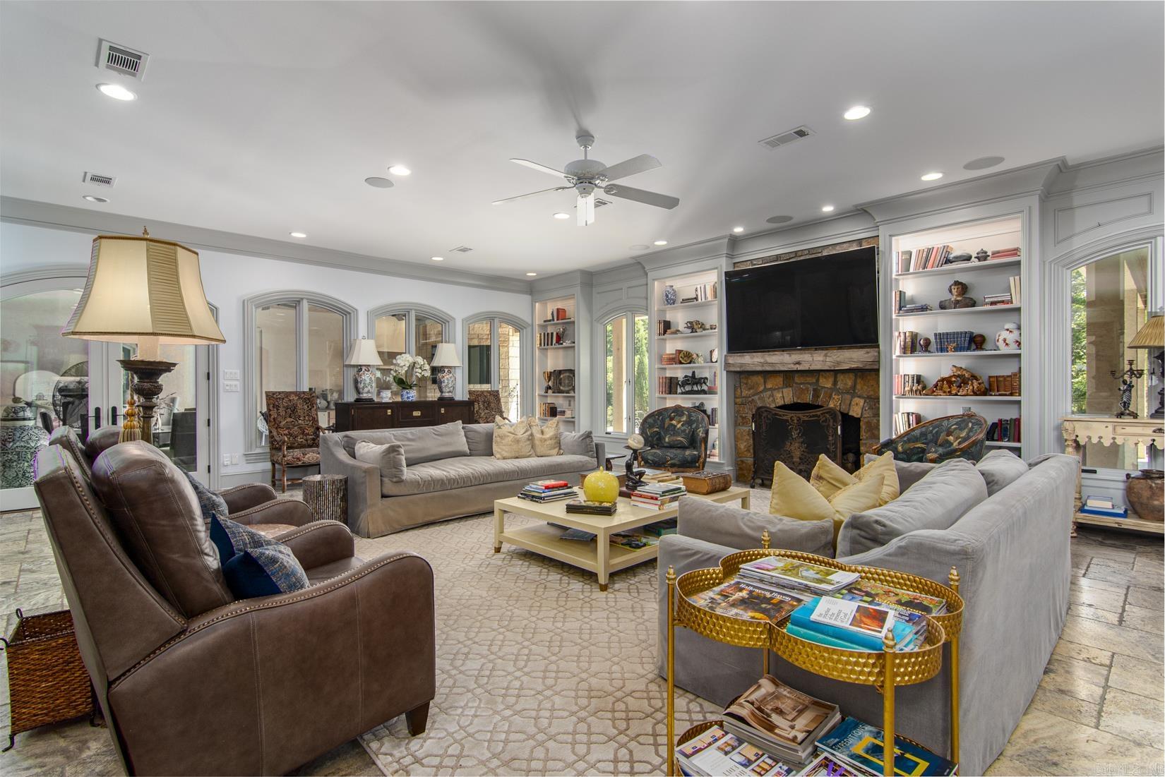 VALLEY FALLS ESTATES - Residential