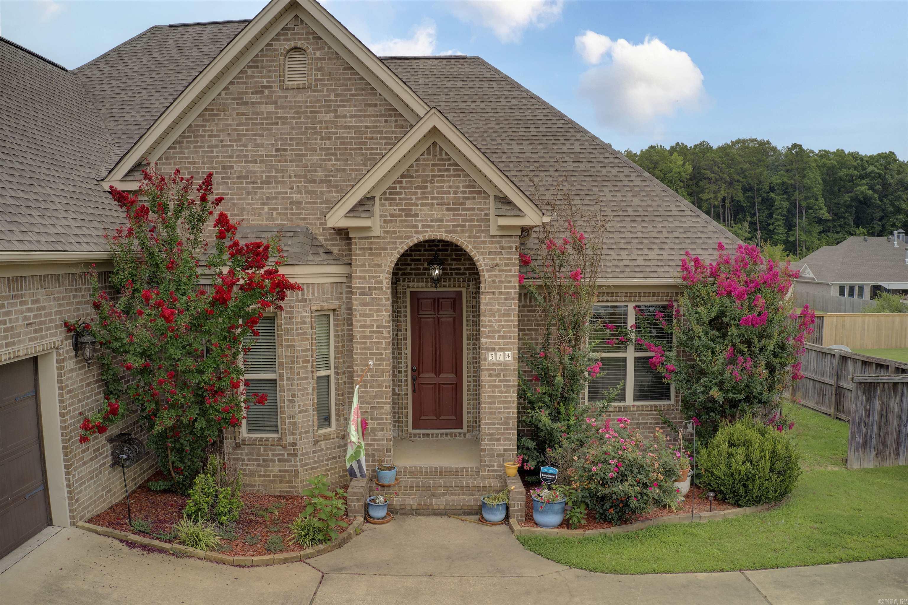 MAGNOLIA VILLAGE - Residential