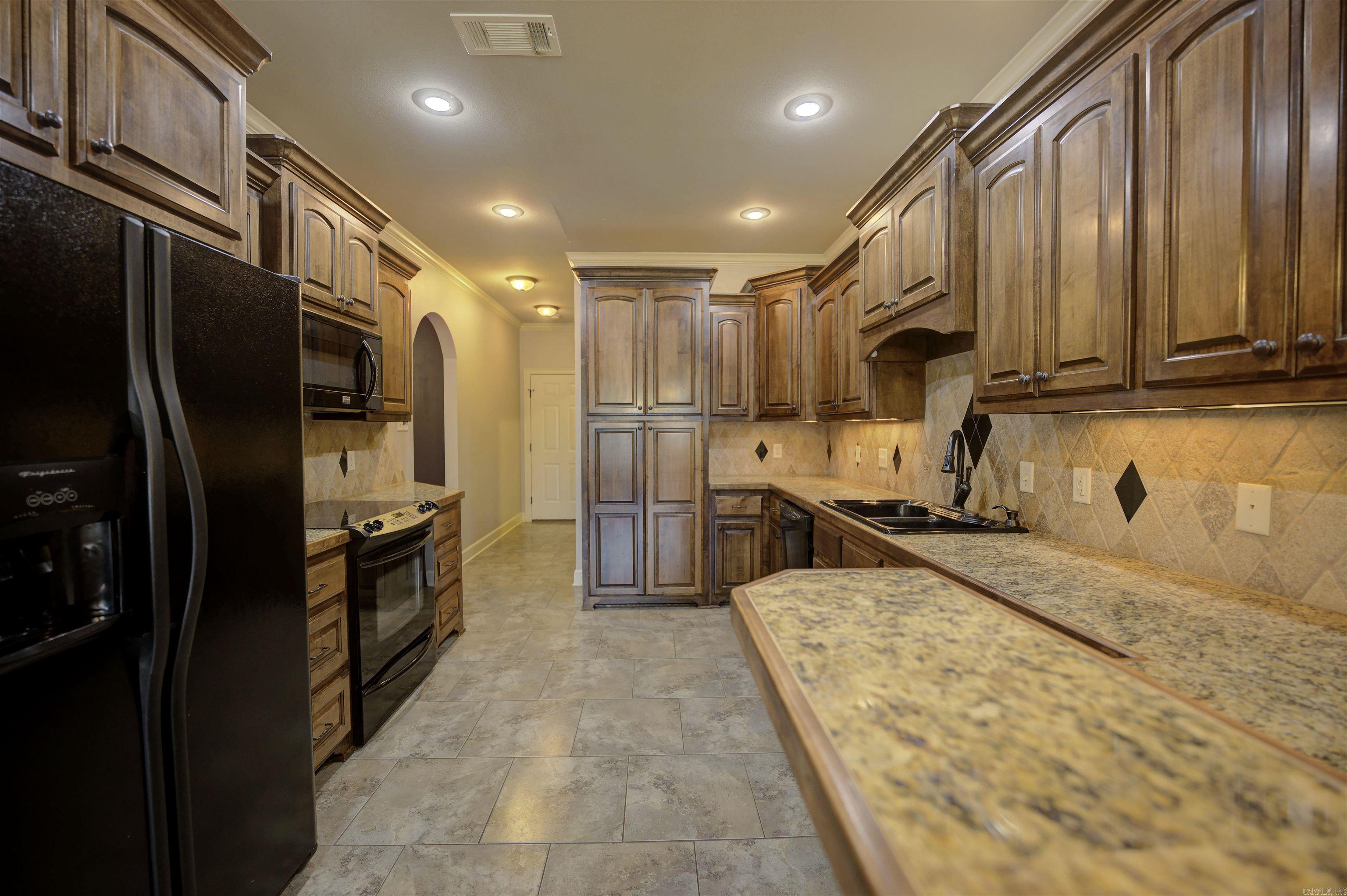 MAGNOLIA VILLAGE - Residential