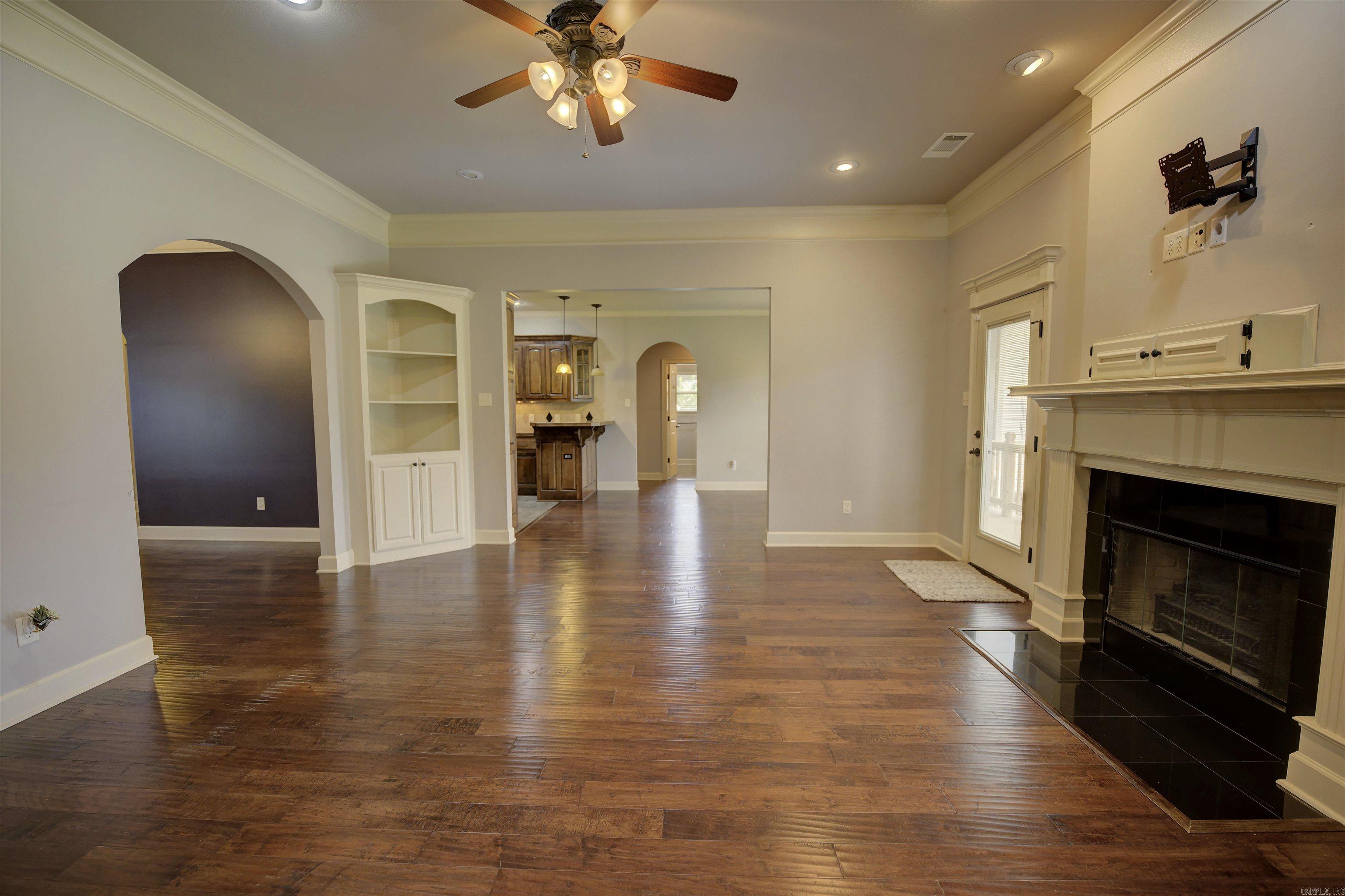 MAGNOLIA VILLAGE - Residential