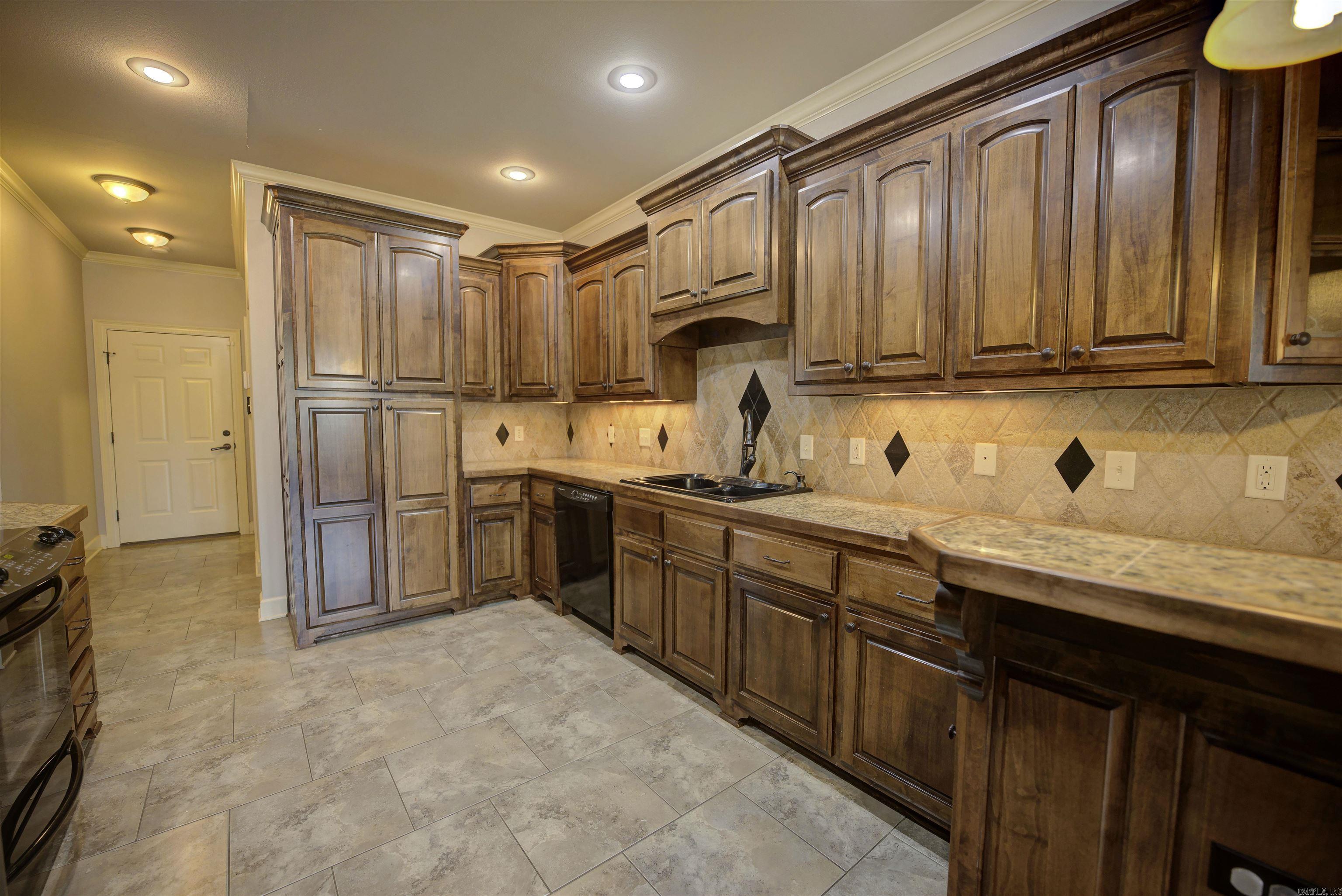 MAGNOLIA VILLAGE - Residential