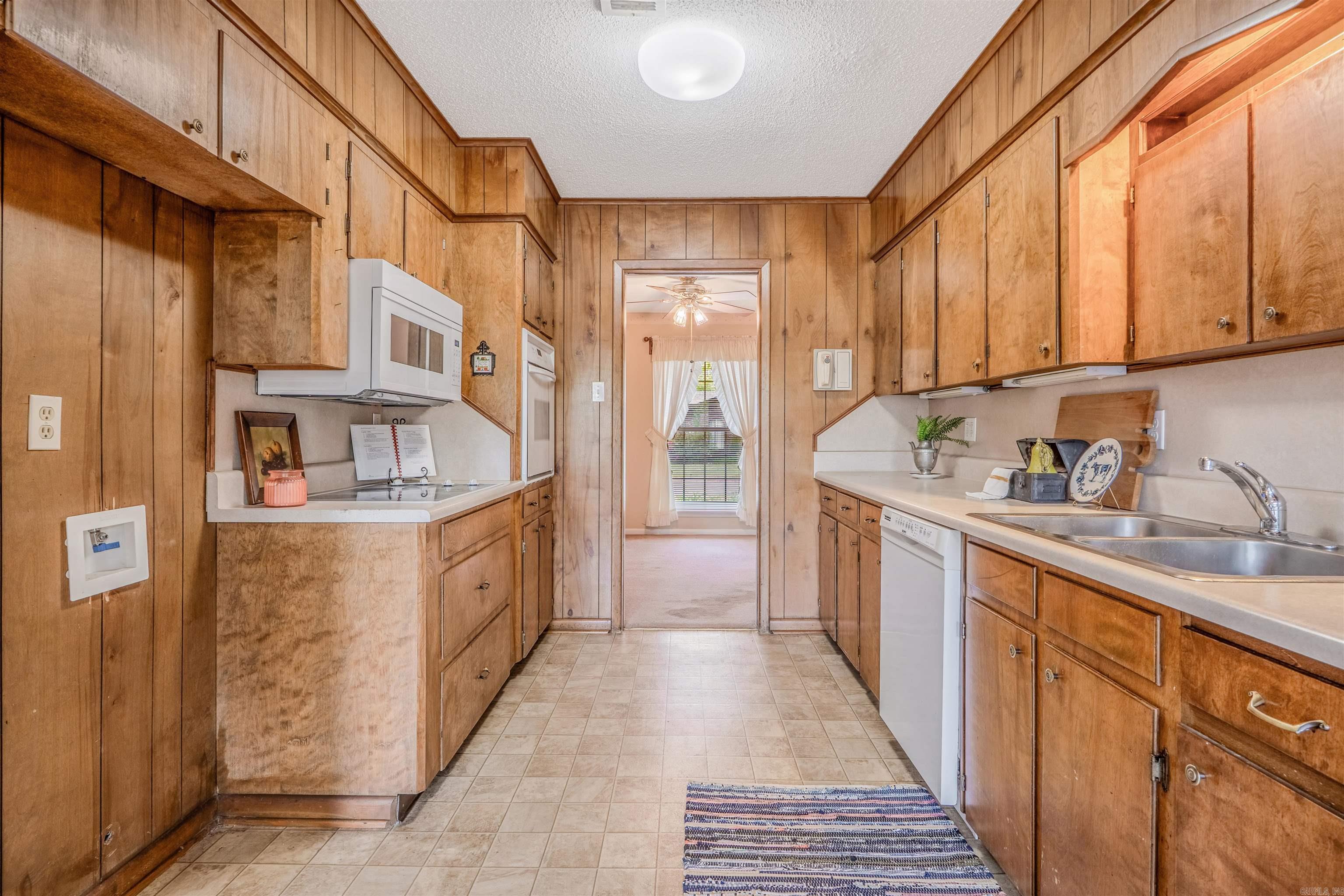 INDIAN HILLS - Residential