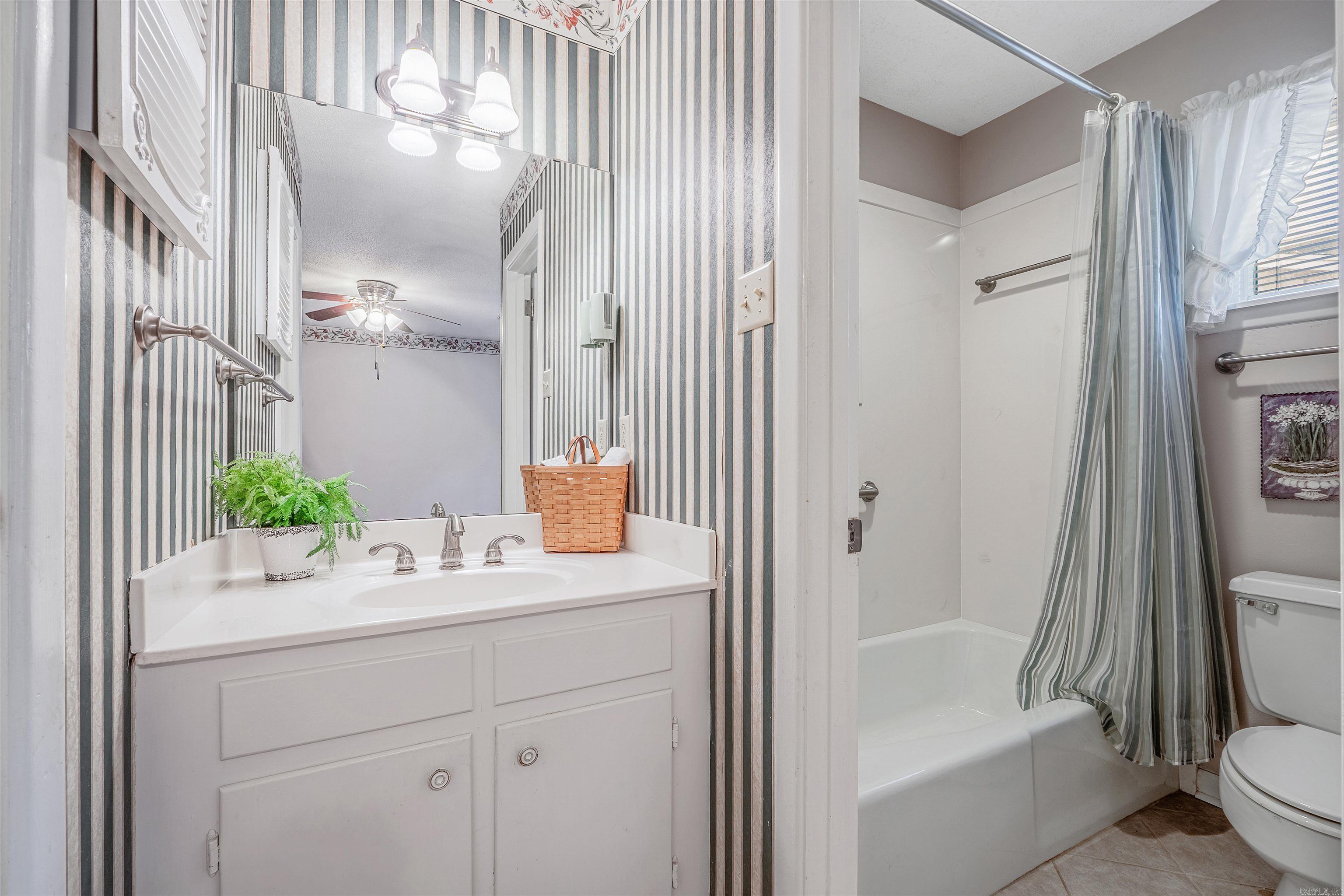 INDIAN HILLS - Residential