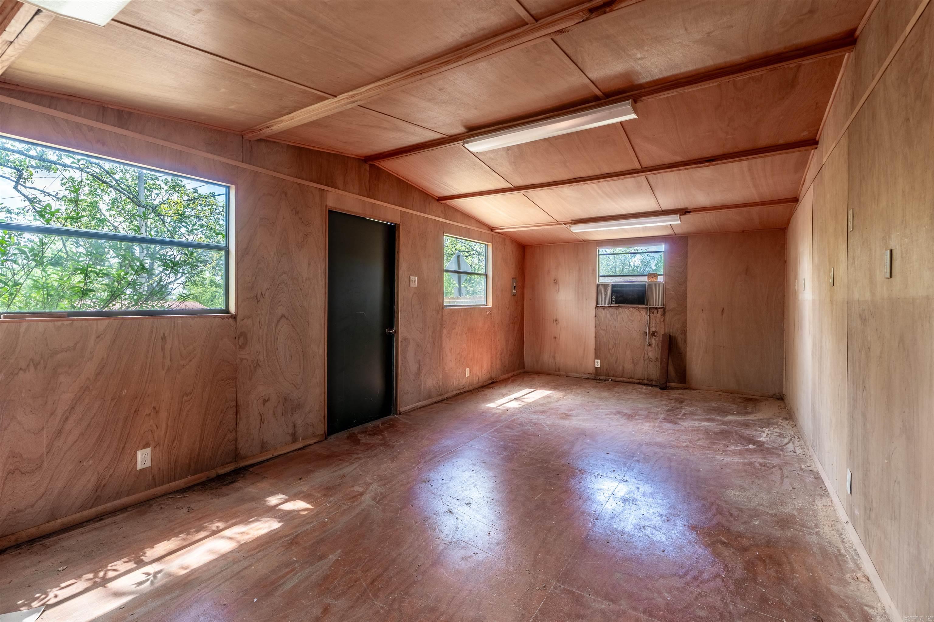 INDIAN HILLS - Residential