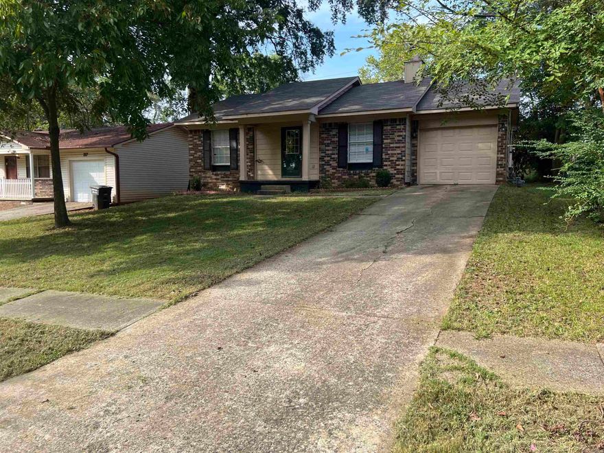 This property is an excellent investment opportunity and great  for First Time Home Buyers. It offers a warm and inviting atmosphere, with a cozy layout, and is conveniently located near grocery stores, gas stations, and the local school district.