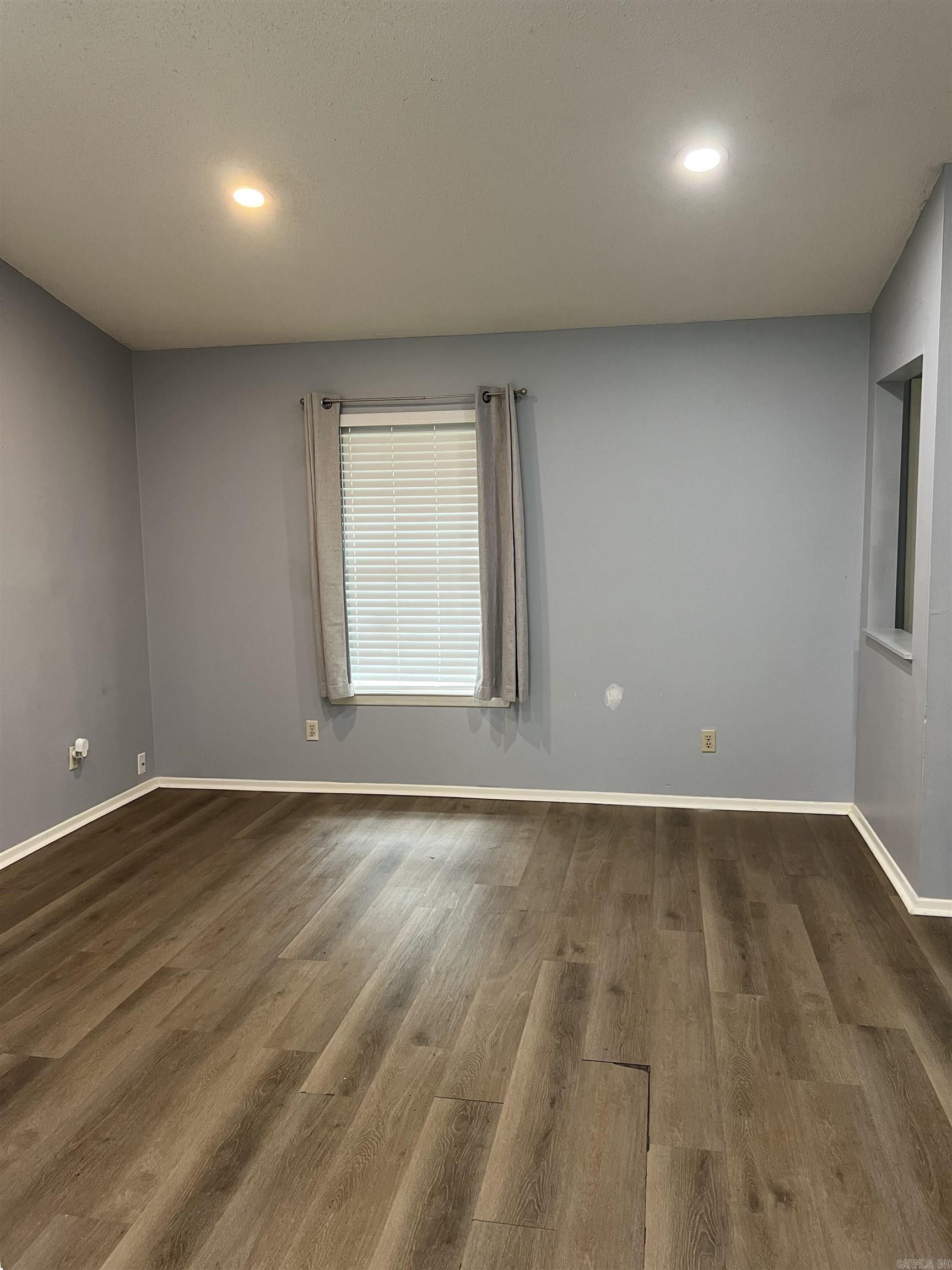 SOUTH BRIARFIELD - Residential