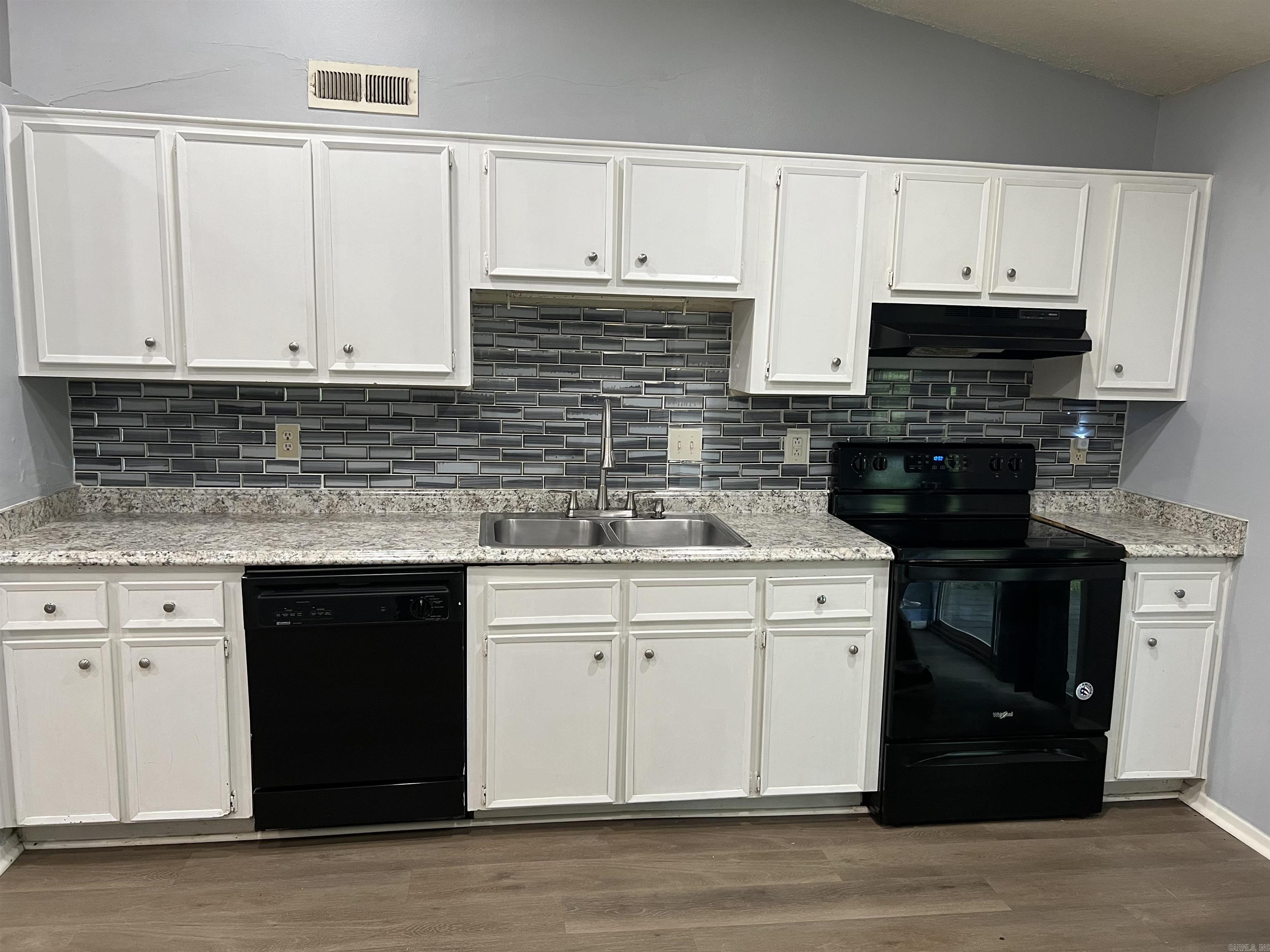 SOUTH BRIARFIELD - Residential