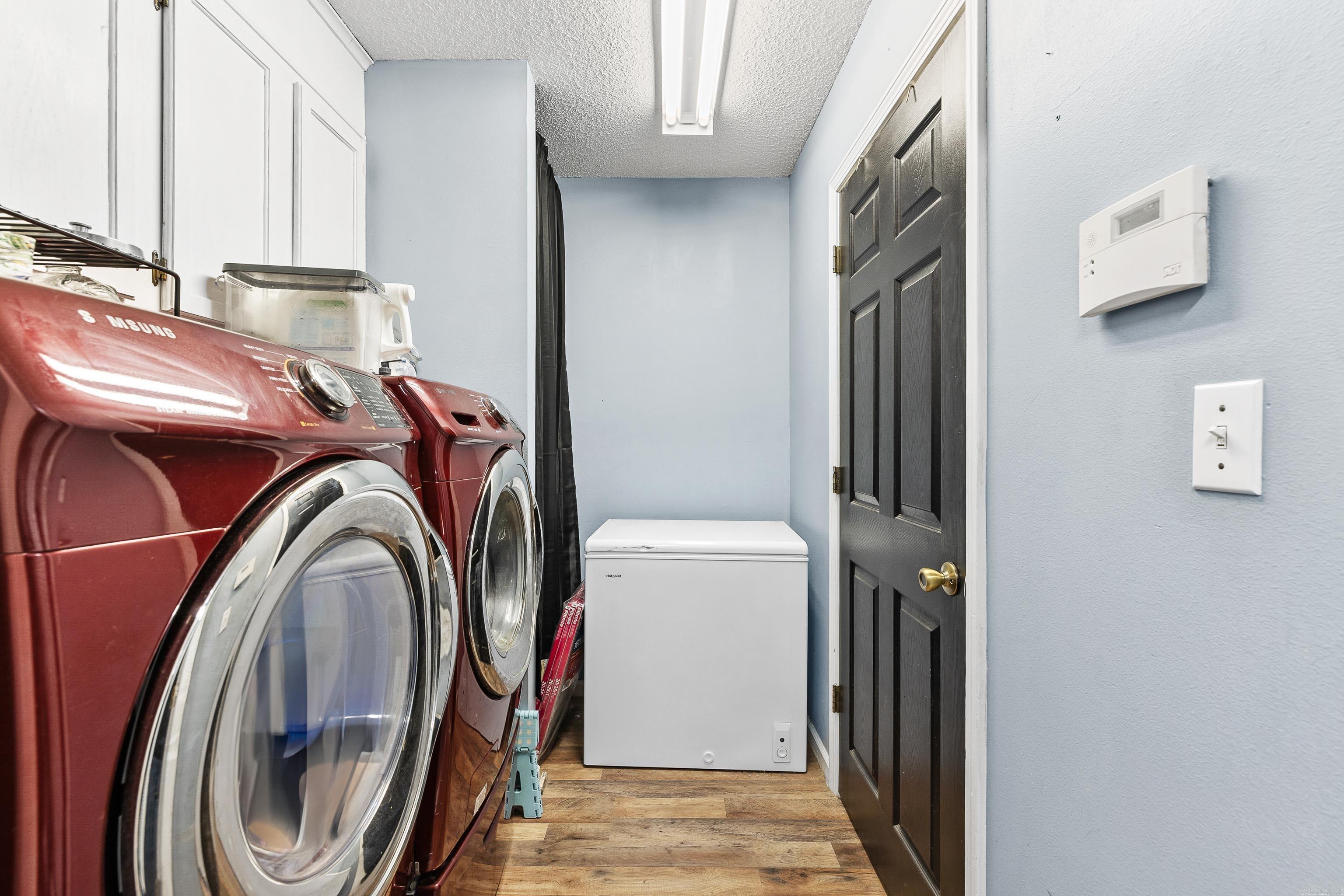 EAST END - Residential