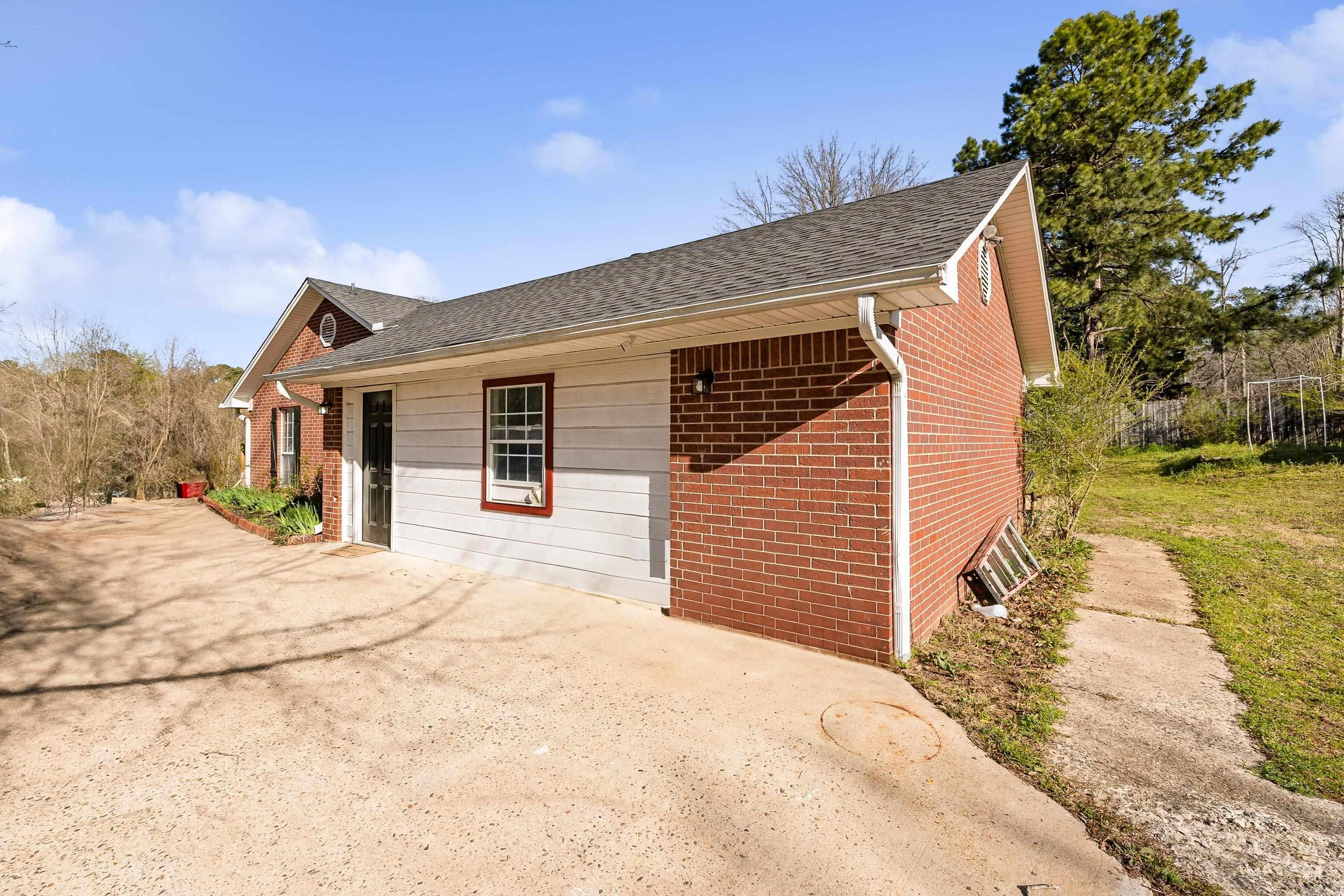 EAST END - Residential