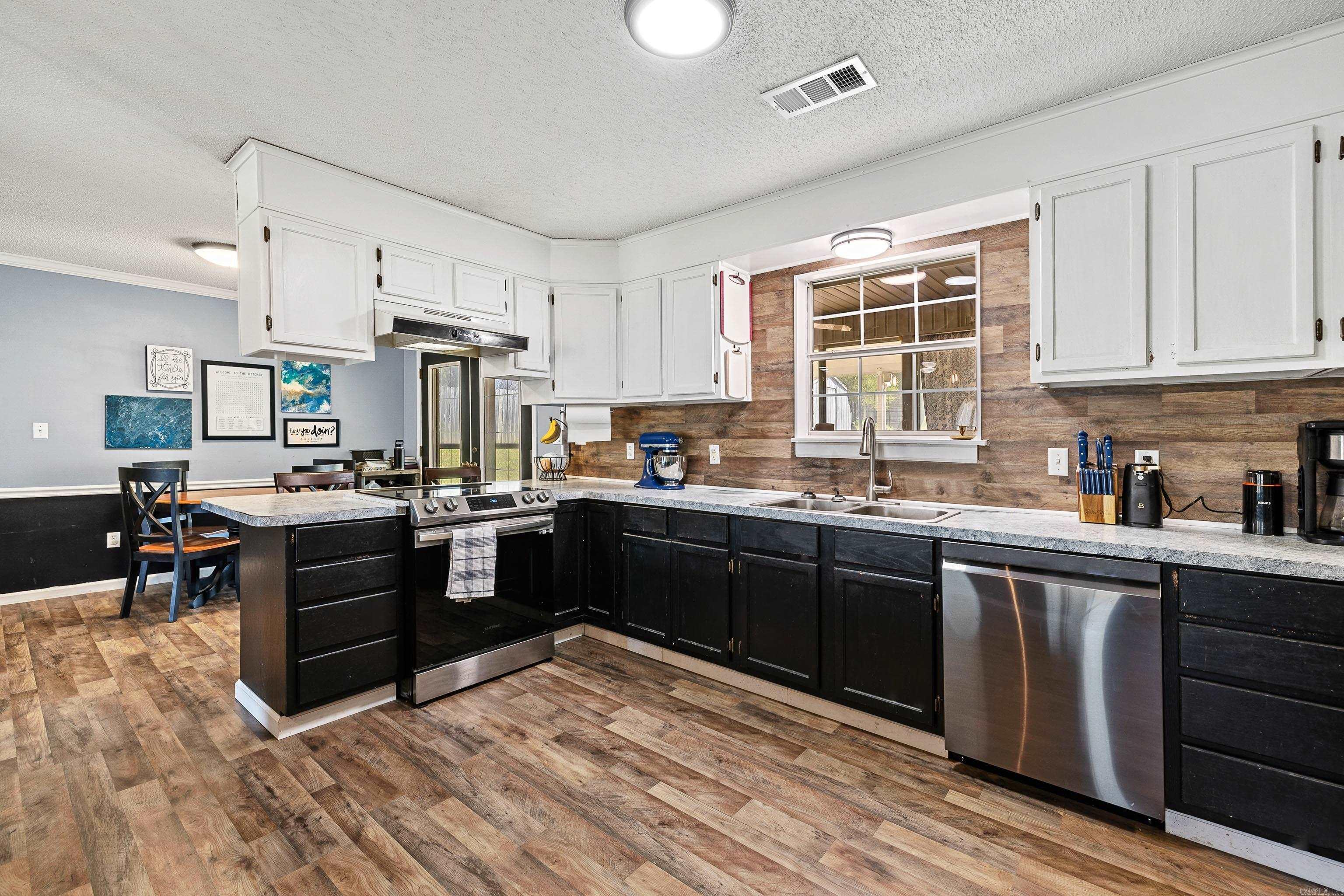 EAST END - Residential