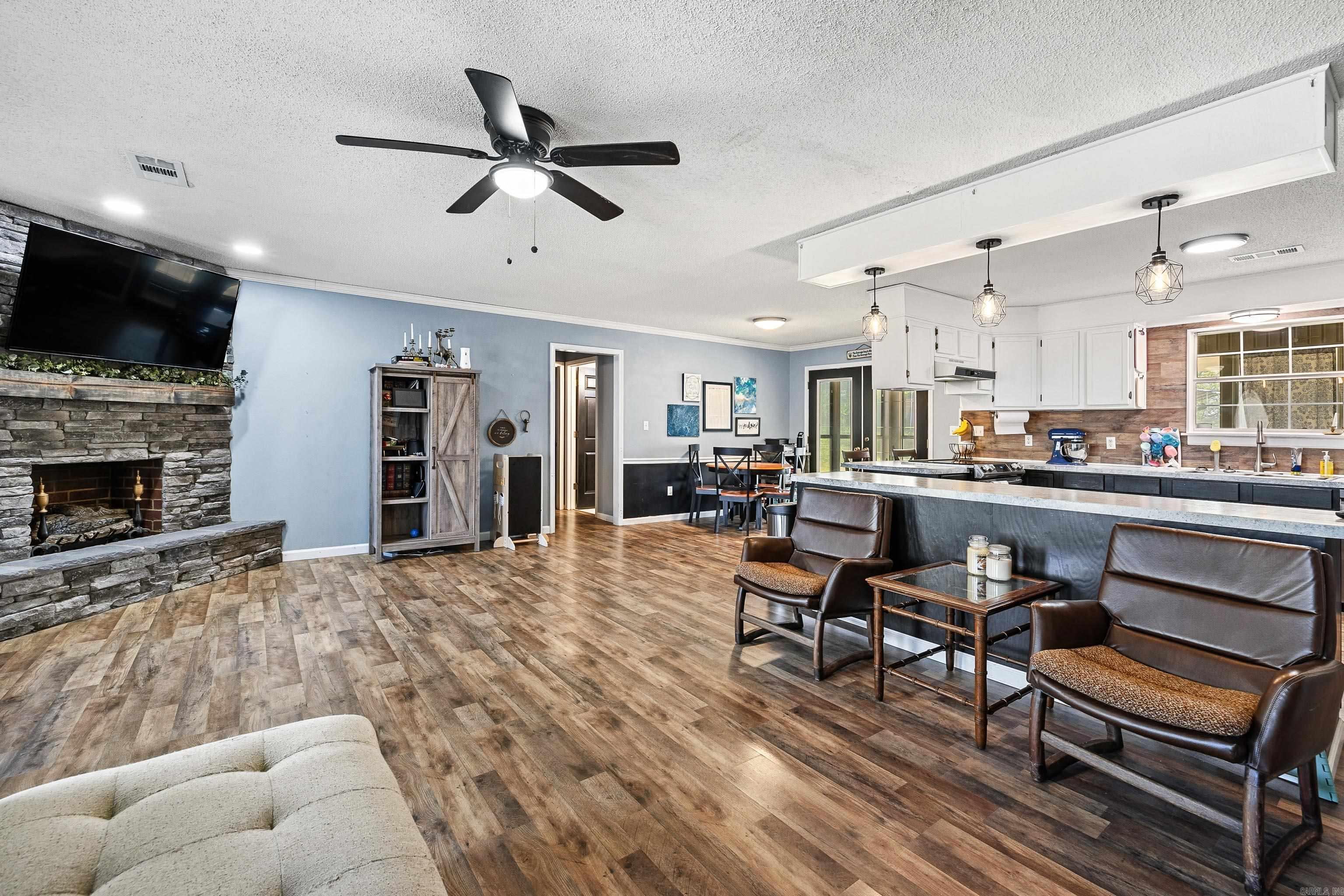 EAST END - Residential