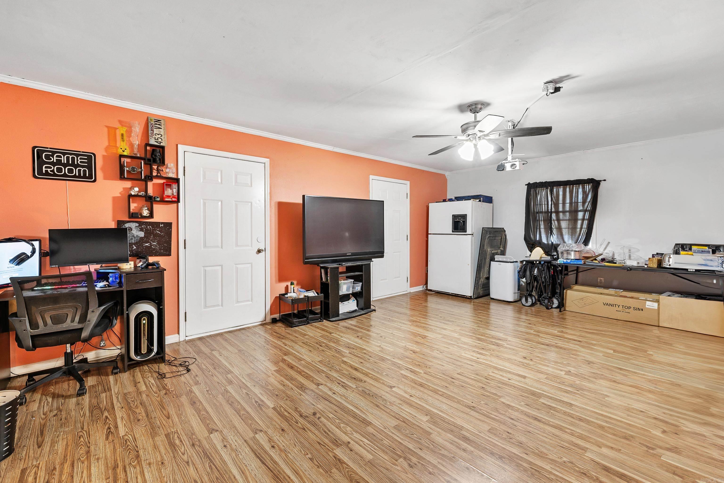 EAST END - Residential