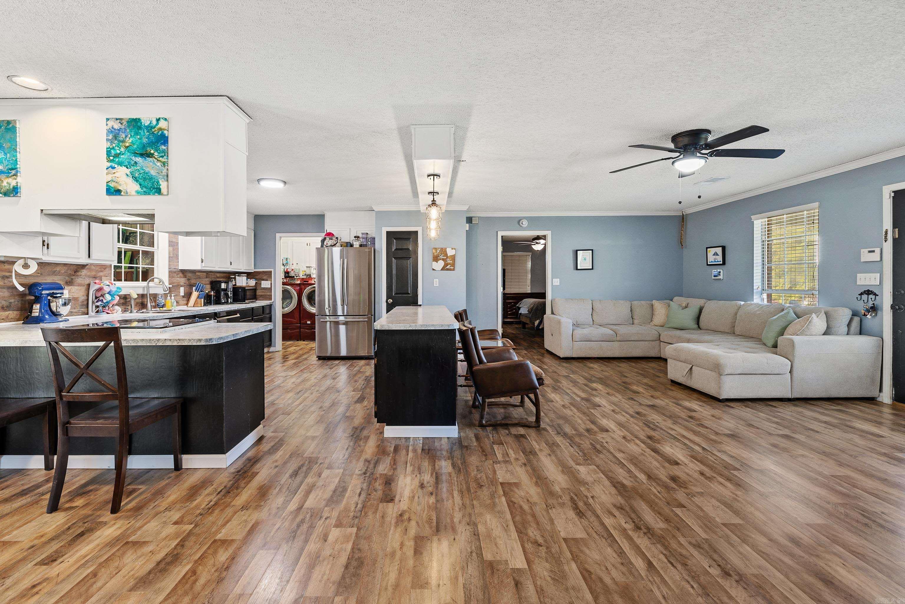 EAST END - Residential