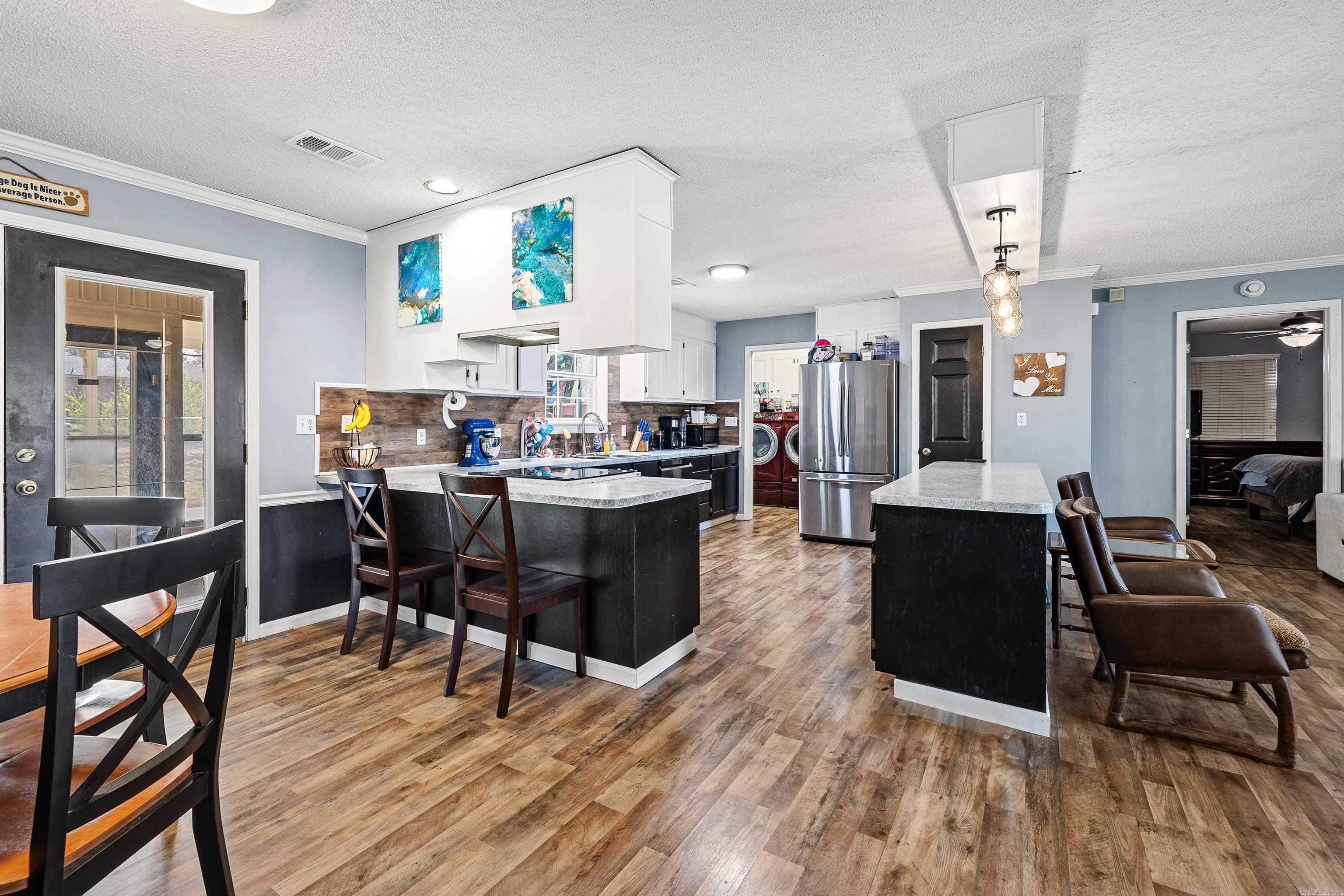 EAST END - Residential