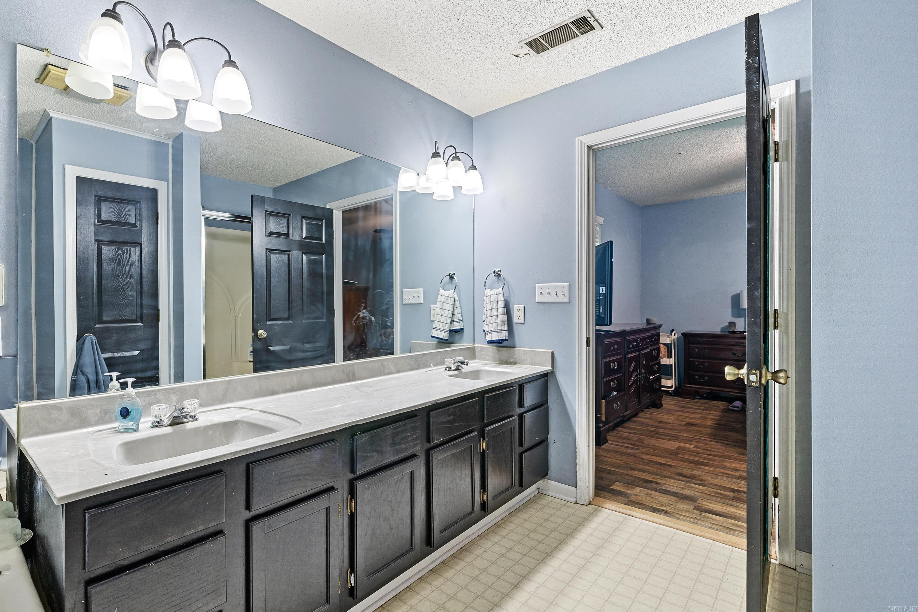 EAST END - Residential