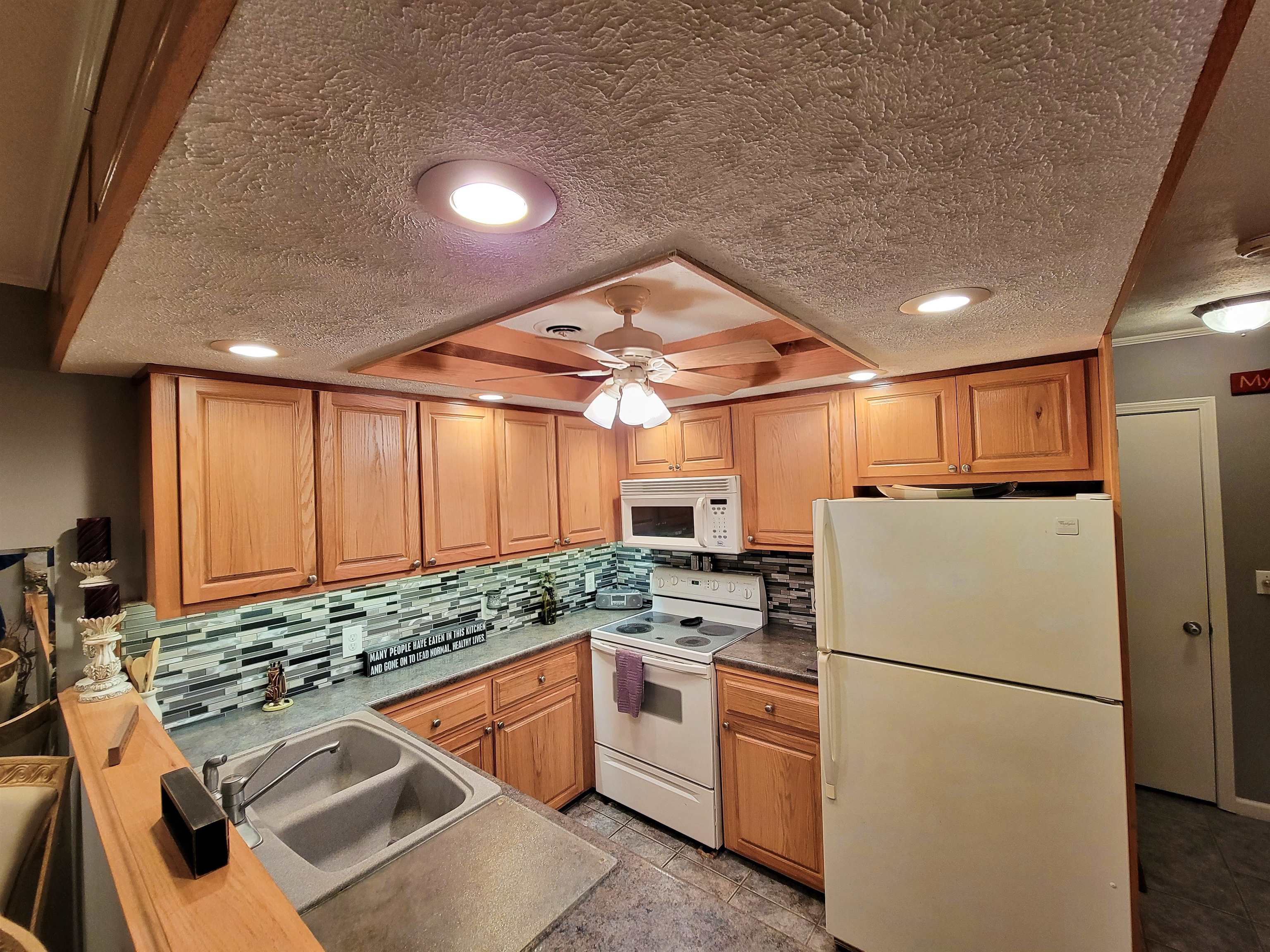 LAKEWOOD HILLS CONDO - Residential