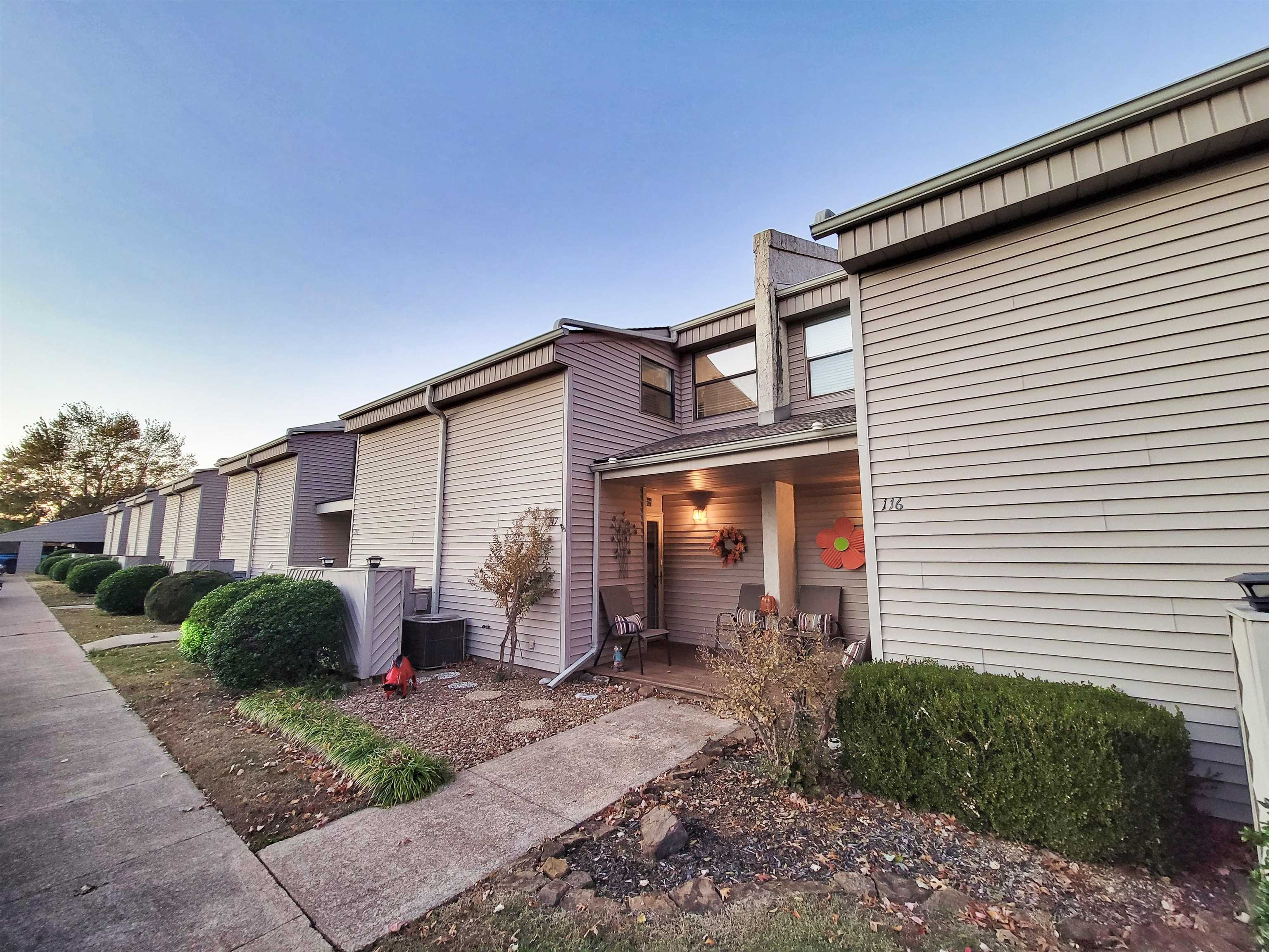 LAKEWOOD HILLS CONDO - Residential