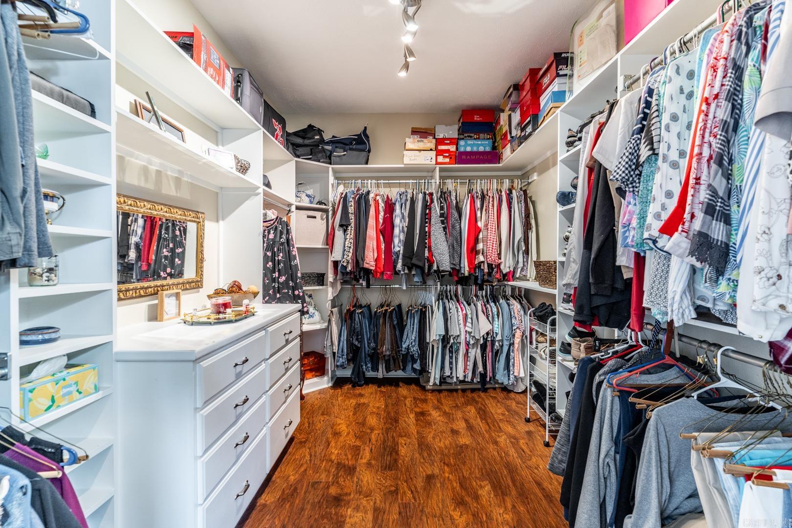 WINDSOR PARK - Residential