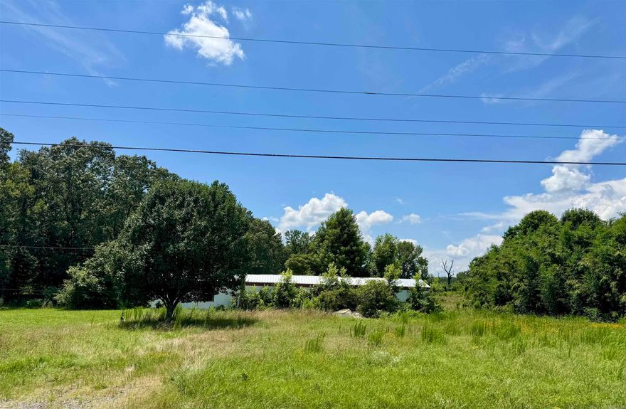 3 Level acres for sale, Mobile home is of no value