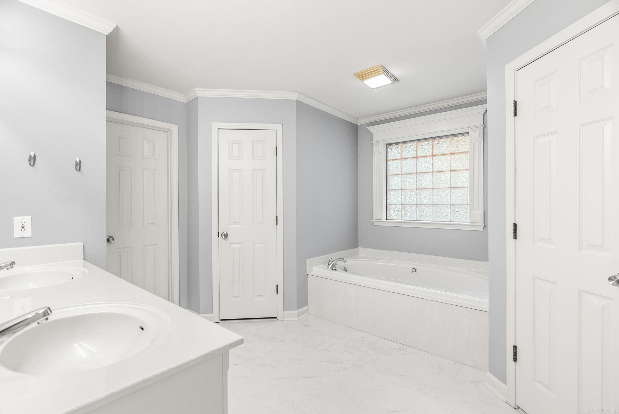 Diamond Pointe - Residential Lease