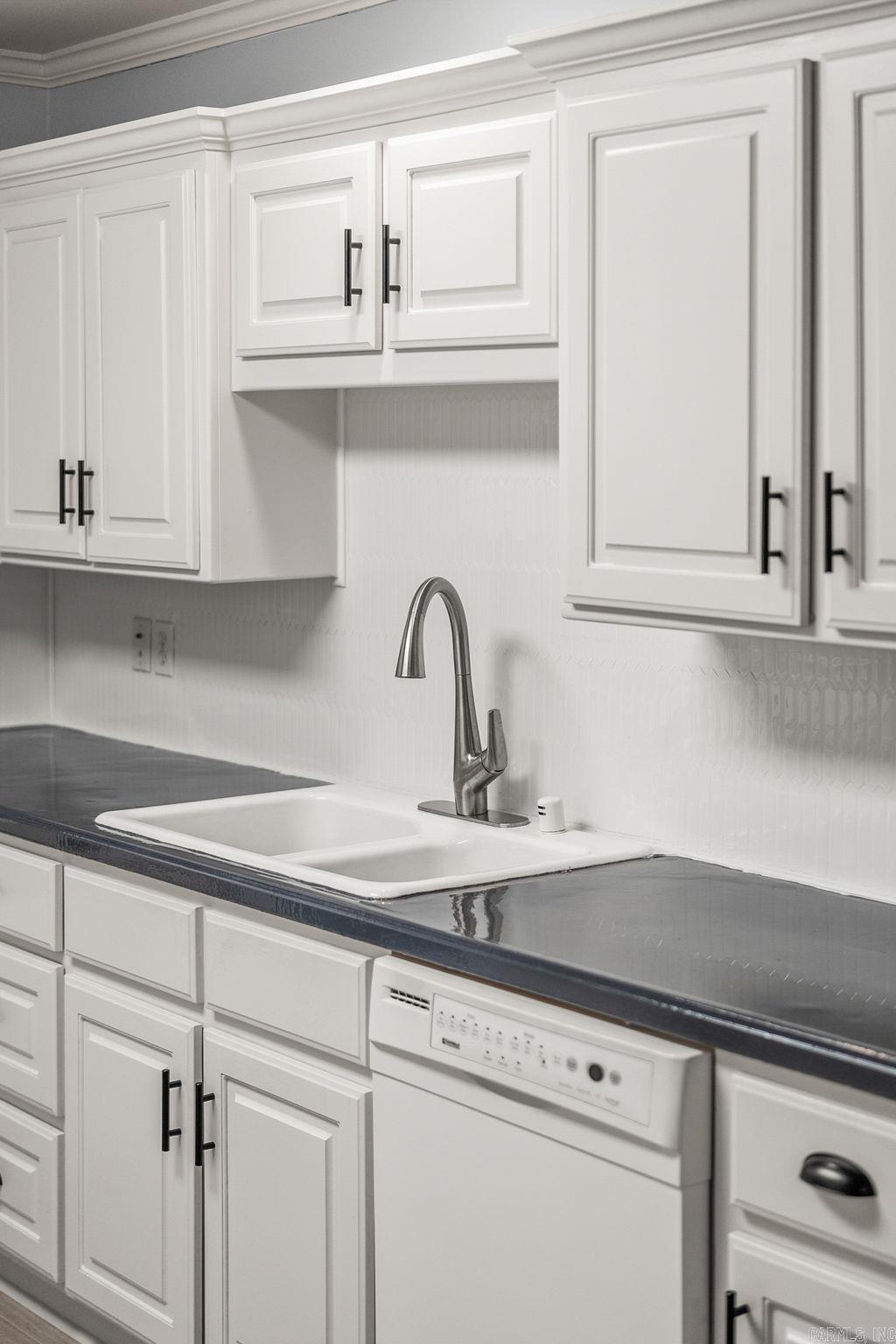 Diamond Pointe - Residential Lease