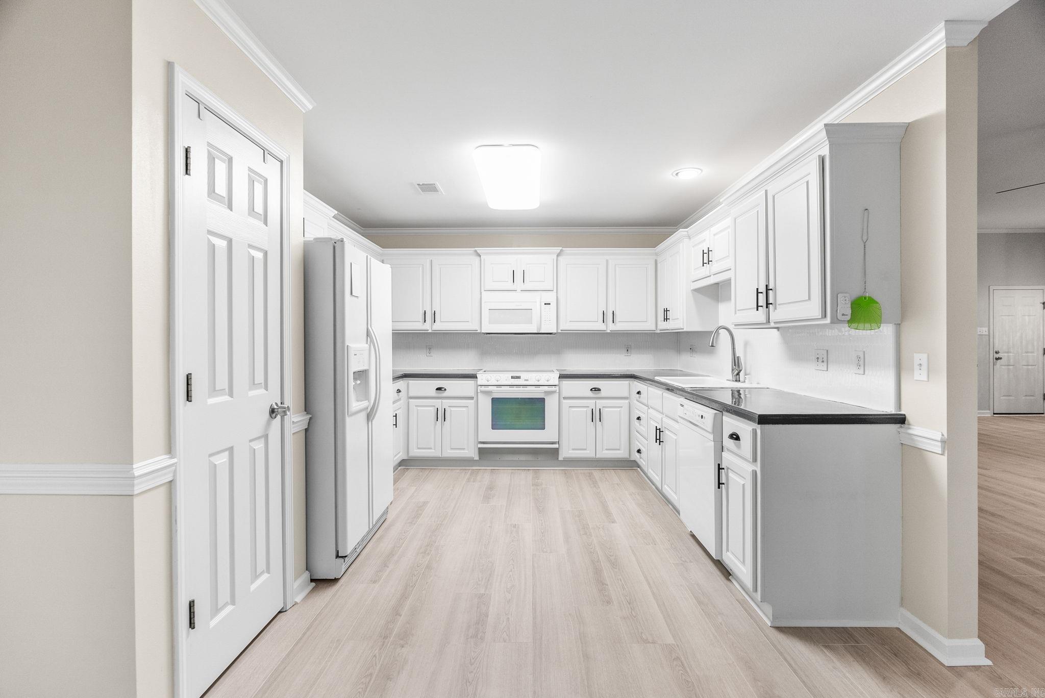 Diamond Pointe - Residential Lease