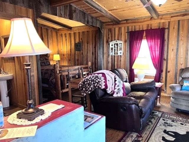 Metes & Bounds - Commercial Sale