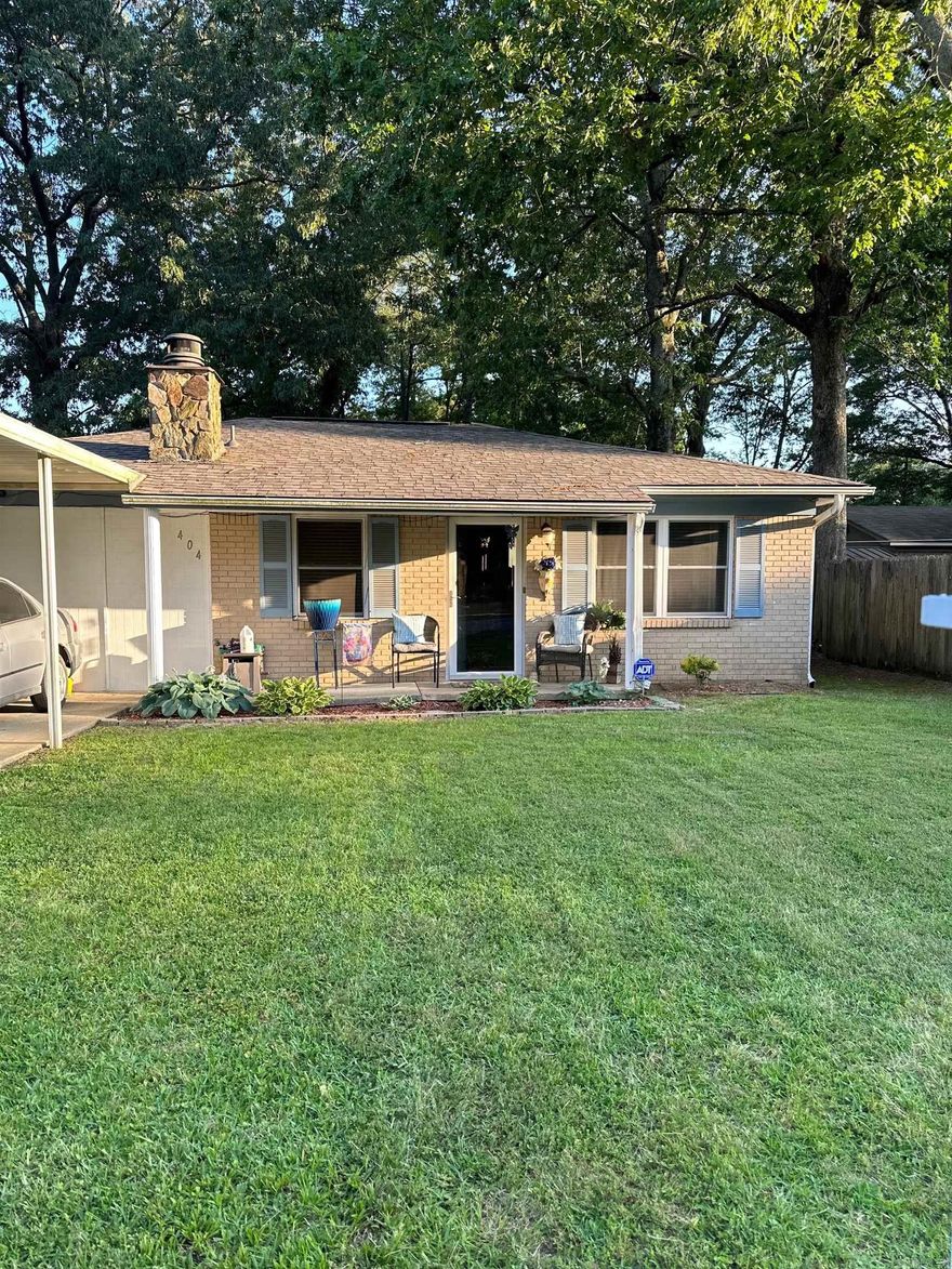 A charming and cozy starter home situated in the Original Town - Bryant subdivision. Incredible opportunity for new homebuyers seeking to residing in Saline County. Featuring three bedroom, one full bath and a spacious  fenced in backyard providing ample space for outdoor activities, entertaining.   Standout features include: Newly painted interior, New Roof, New HVAC, Granite countertops, Fireplace within the den and more.   This home is waiting for you! Just Minutes from highway I-30.