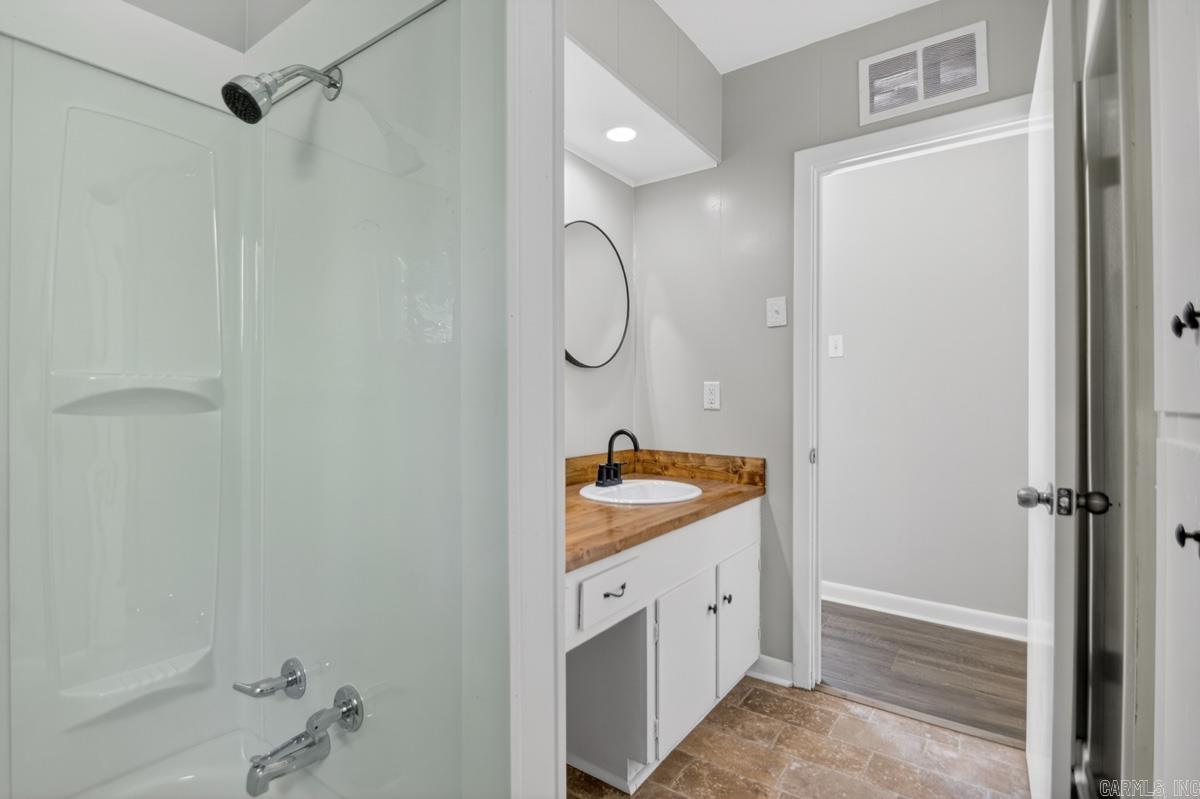 CLOVERDALE - Residential