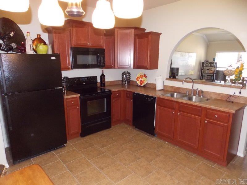 PARKWAY MEADOWS - Residential