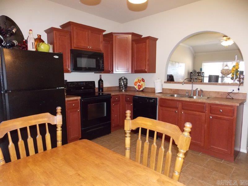 PARKWAY MEADOWS - Residential