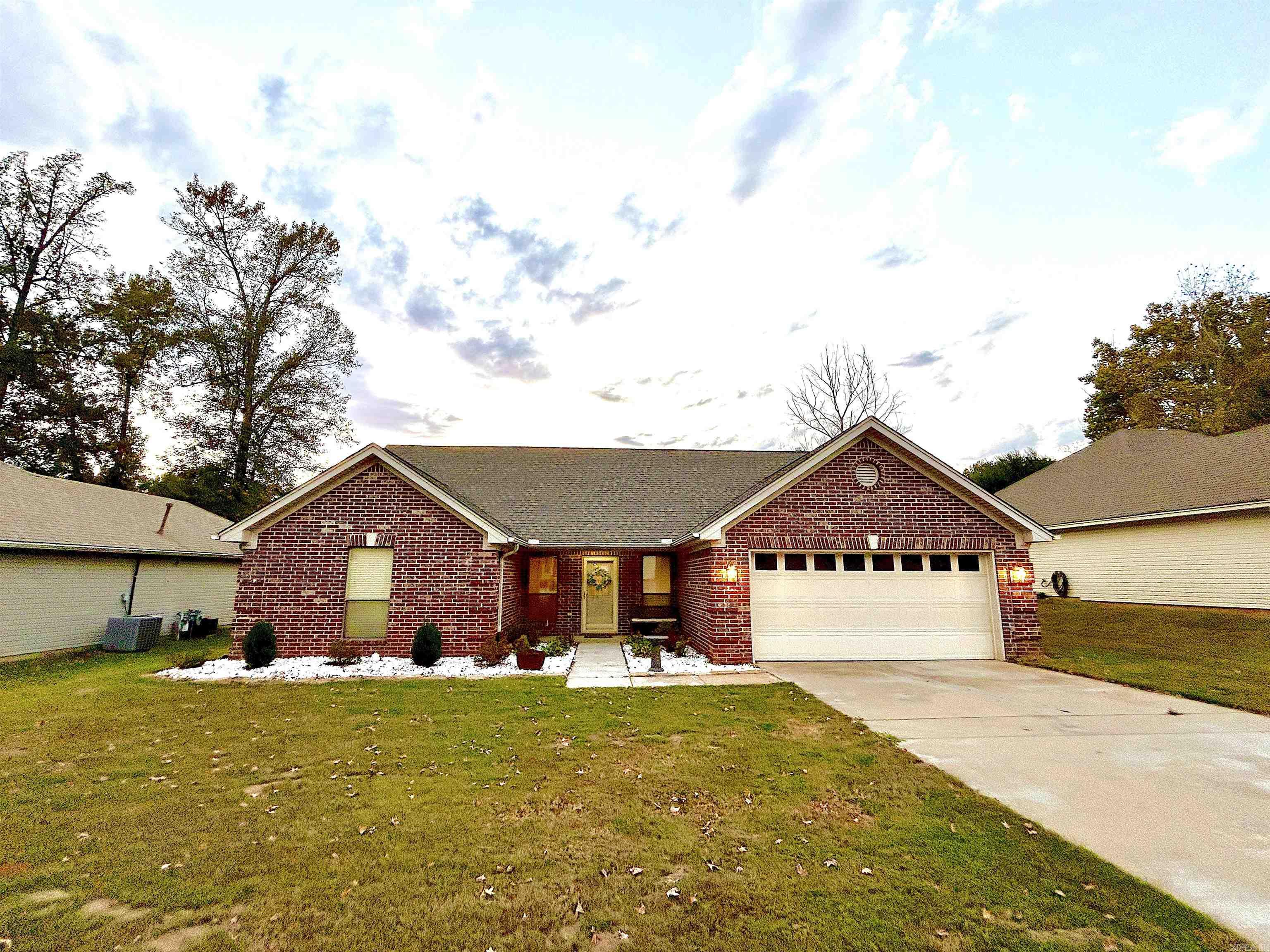 MADISON VILLAGE - Residential