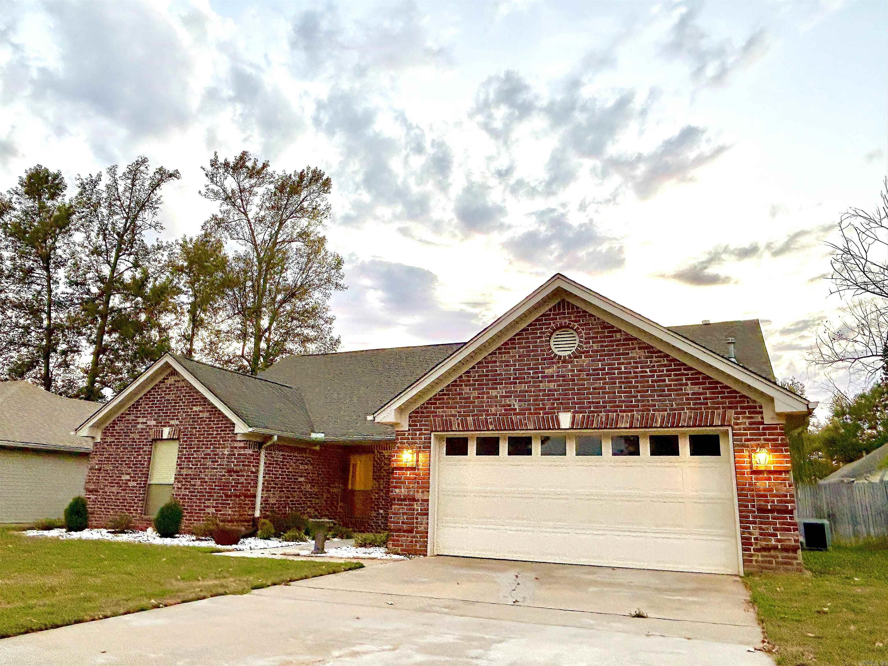 MADISON VILLAGE - Residential